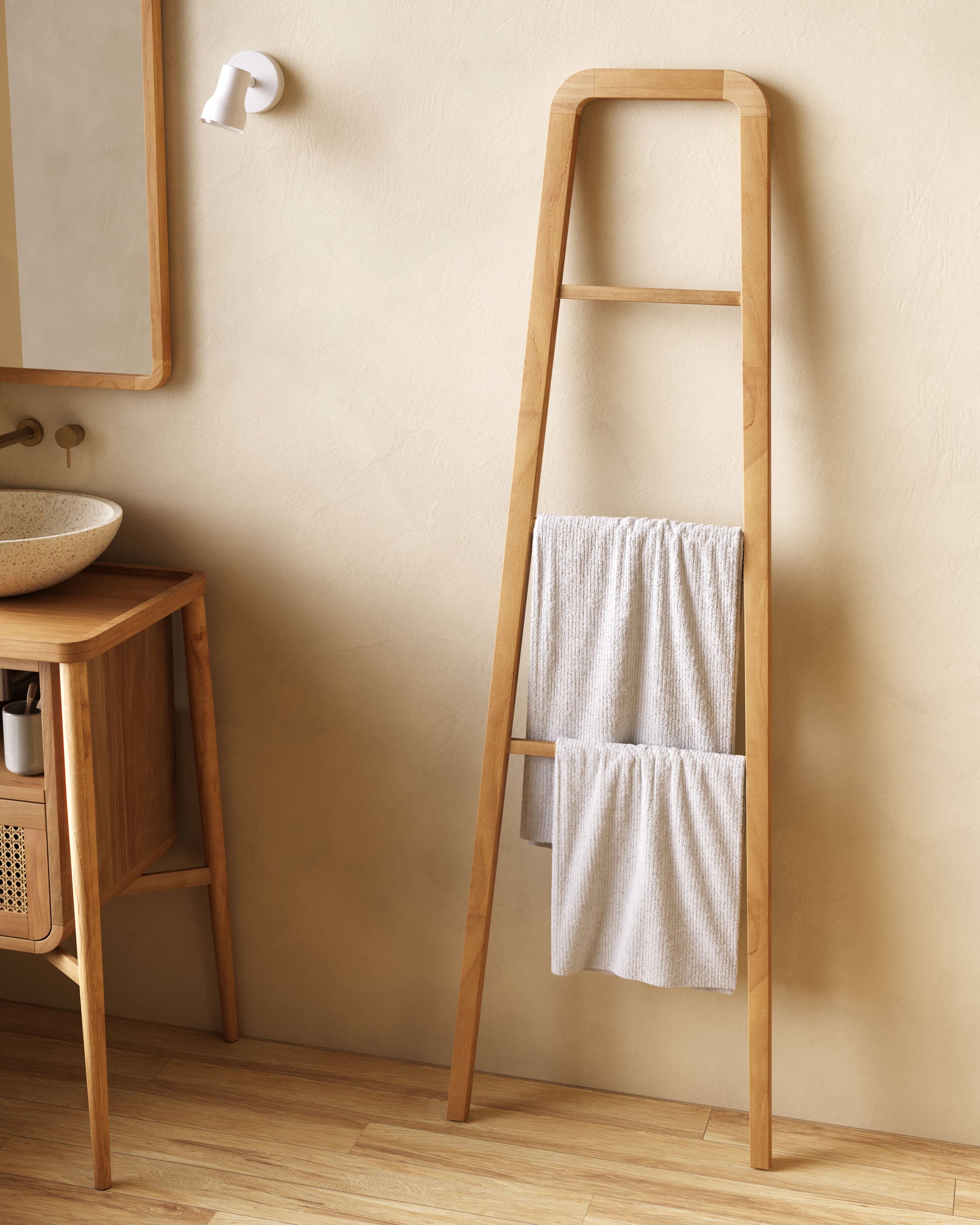 Uliana solid teak towel rail with natural finish 50 x 160 cm - Lifestyle