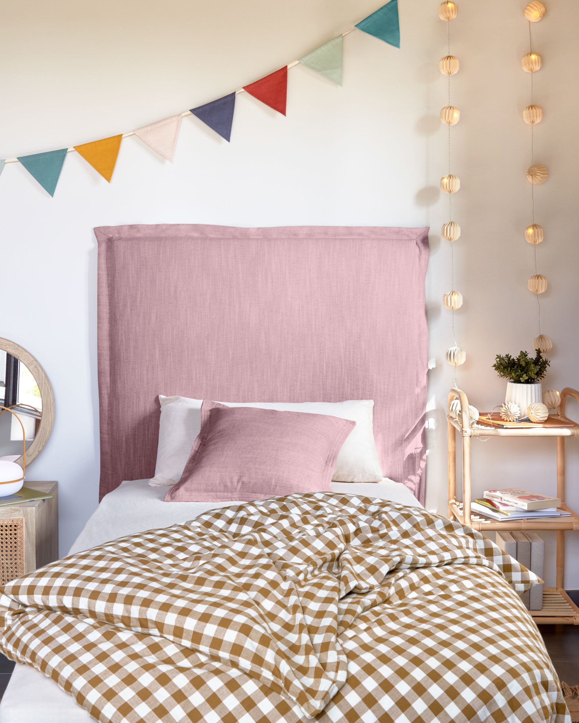 Tanit headboard with pink linen removable cover, for 90 cm beds - Lifestyle
