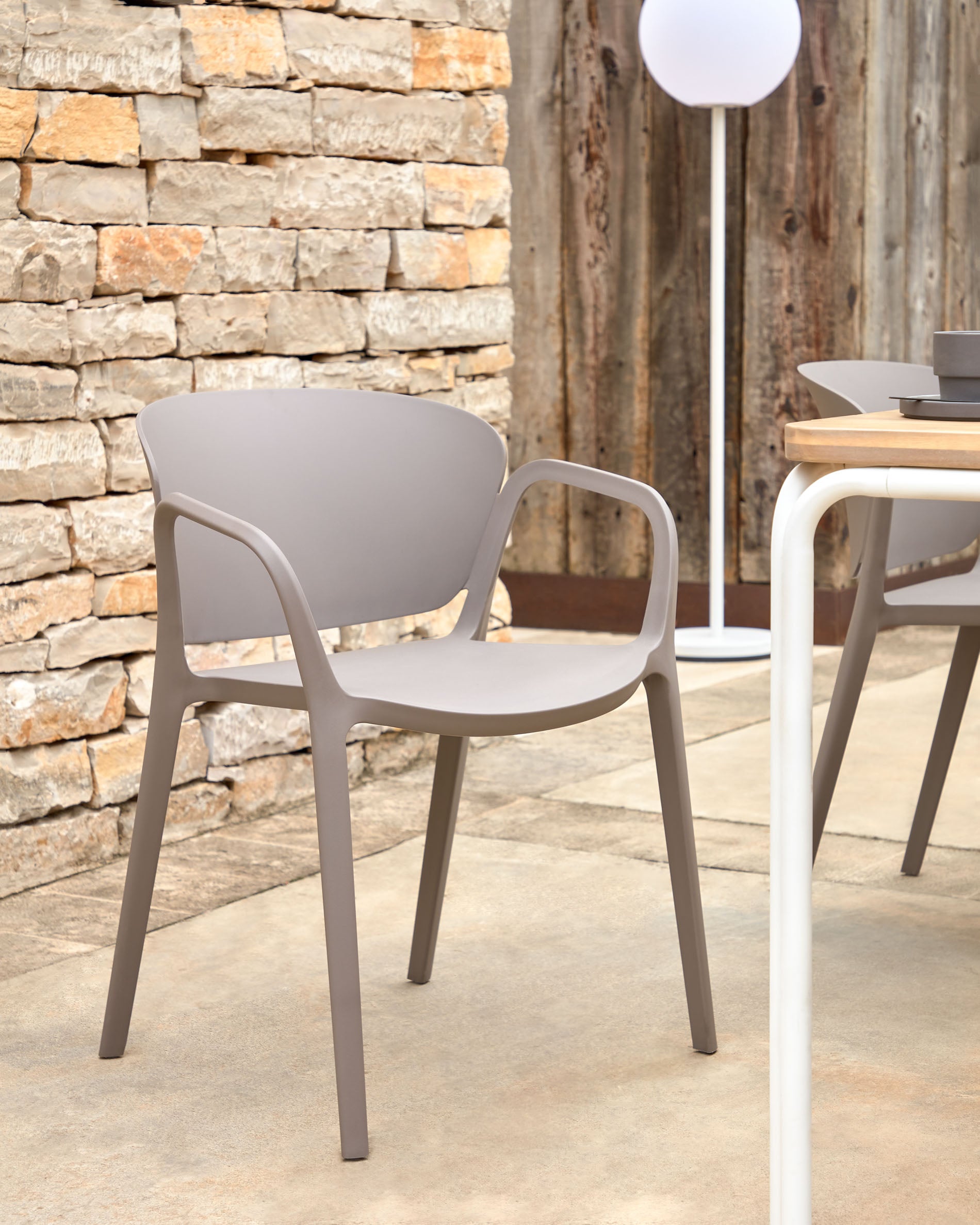 Ania stackable brown garden chair - Lifestyle
