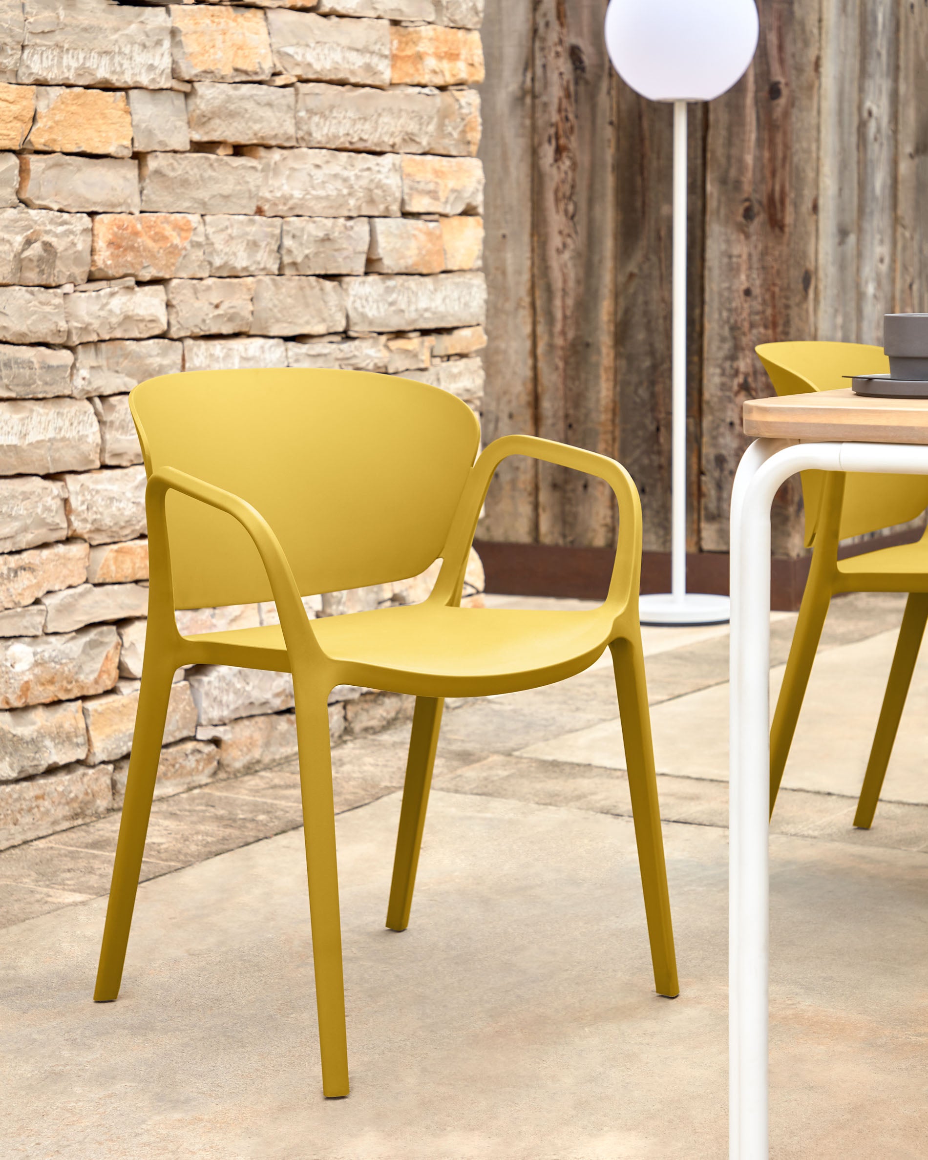 Ania stackable yellow garden chair - Lifestyle