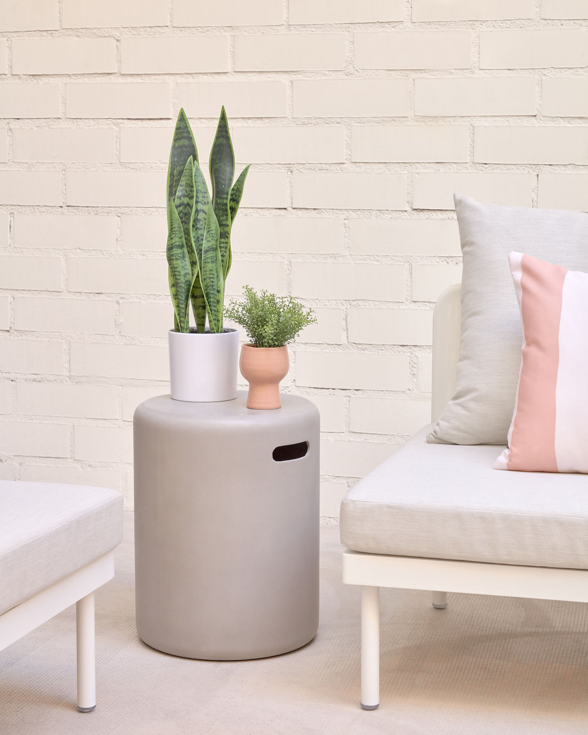 Taimi concrete outdoor footrest Ø 35 cm - Lifestyle