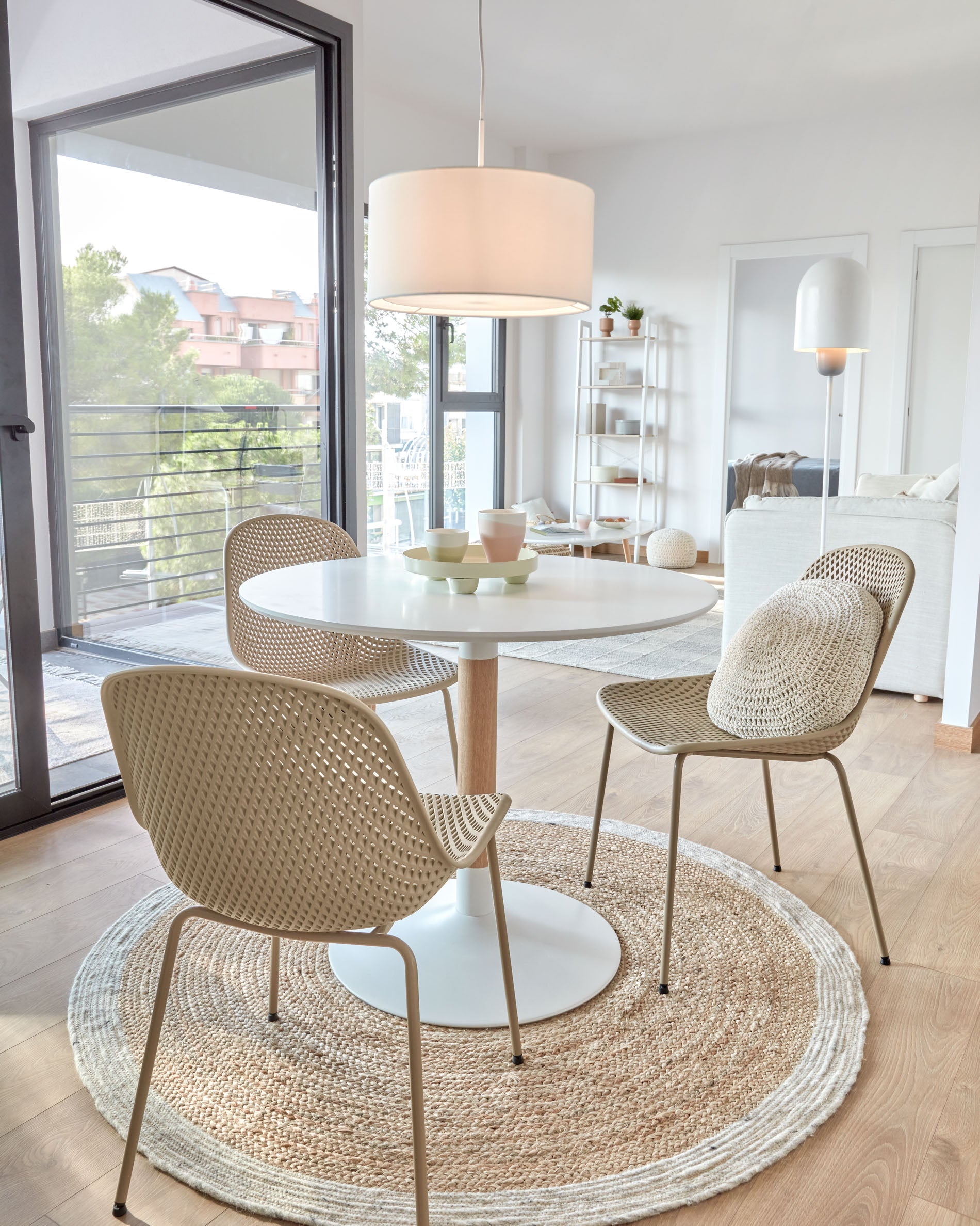 Quinby outdoor dining chair in beige - Lifestyle