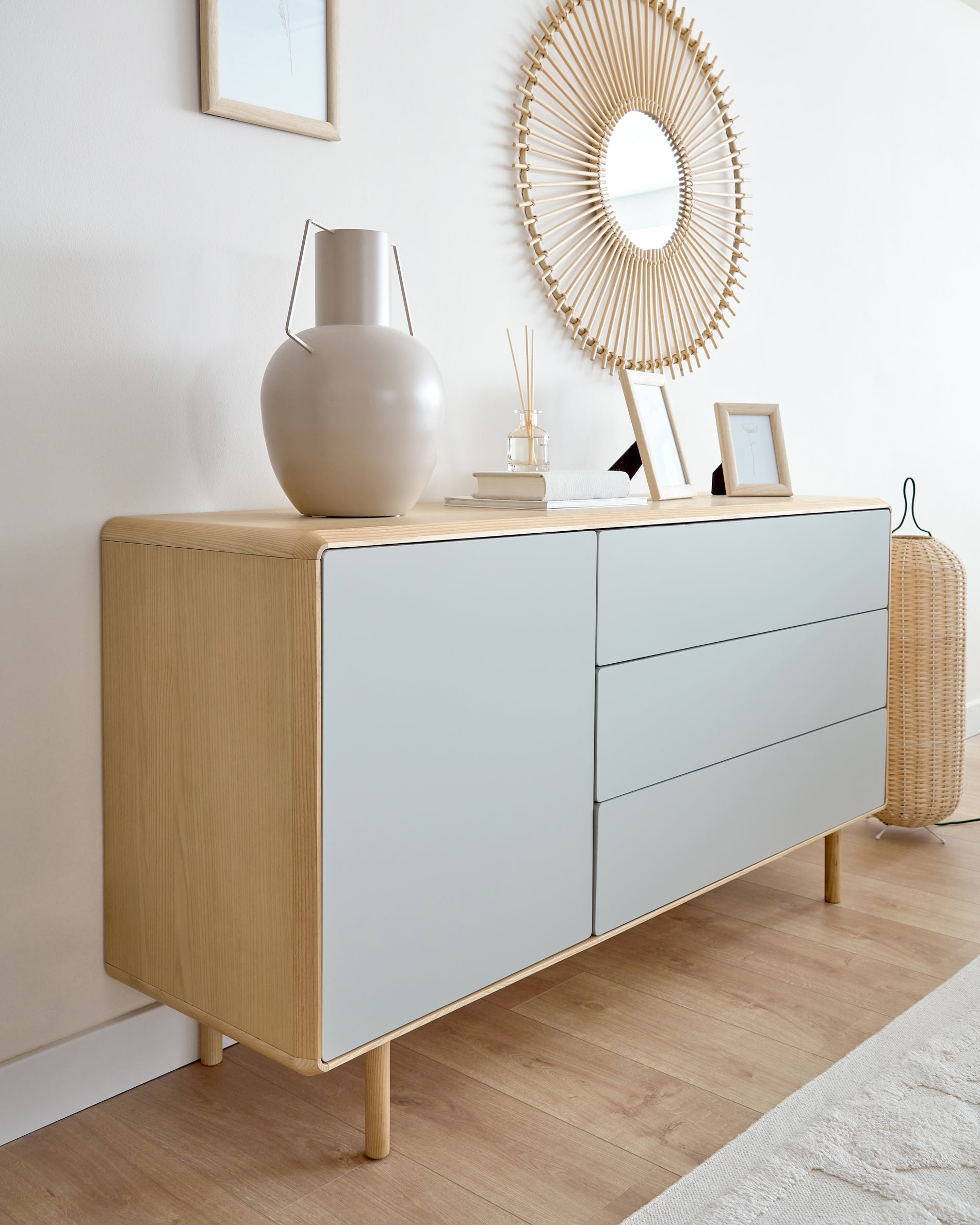Anielle solid ash & ash veneer sideboard with 1 door and 3 drawers, 150 x 78 cm - Lifestyle