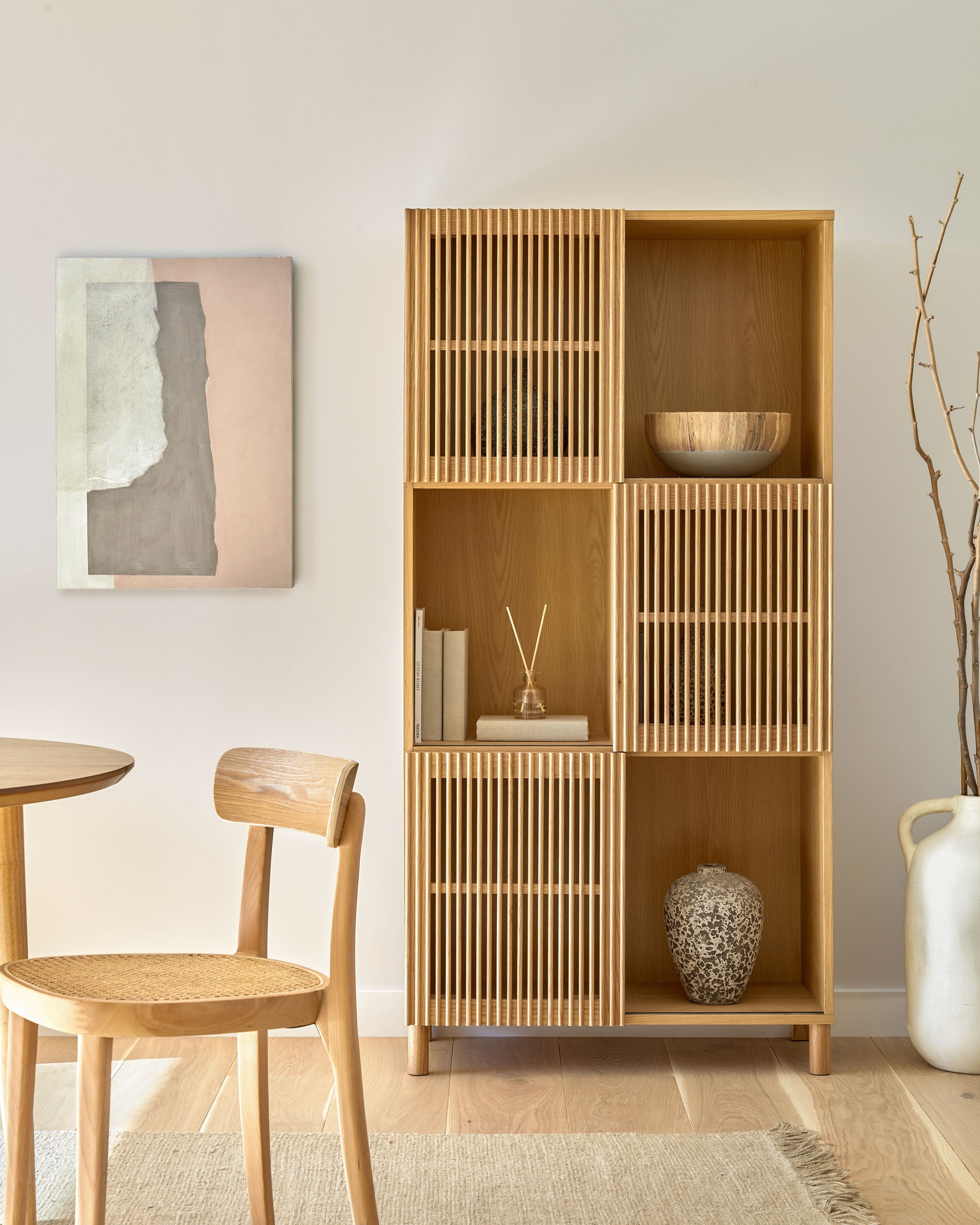 Beyla shelf unit in solid oak wood and oak veneer 84.5 x 170cm FSC 100% - Lifestyle