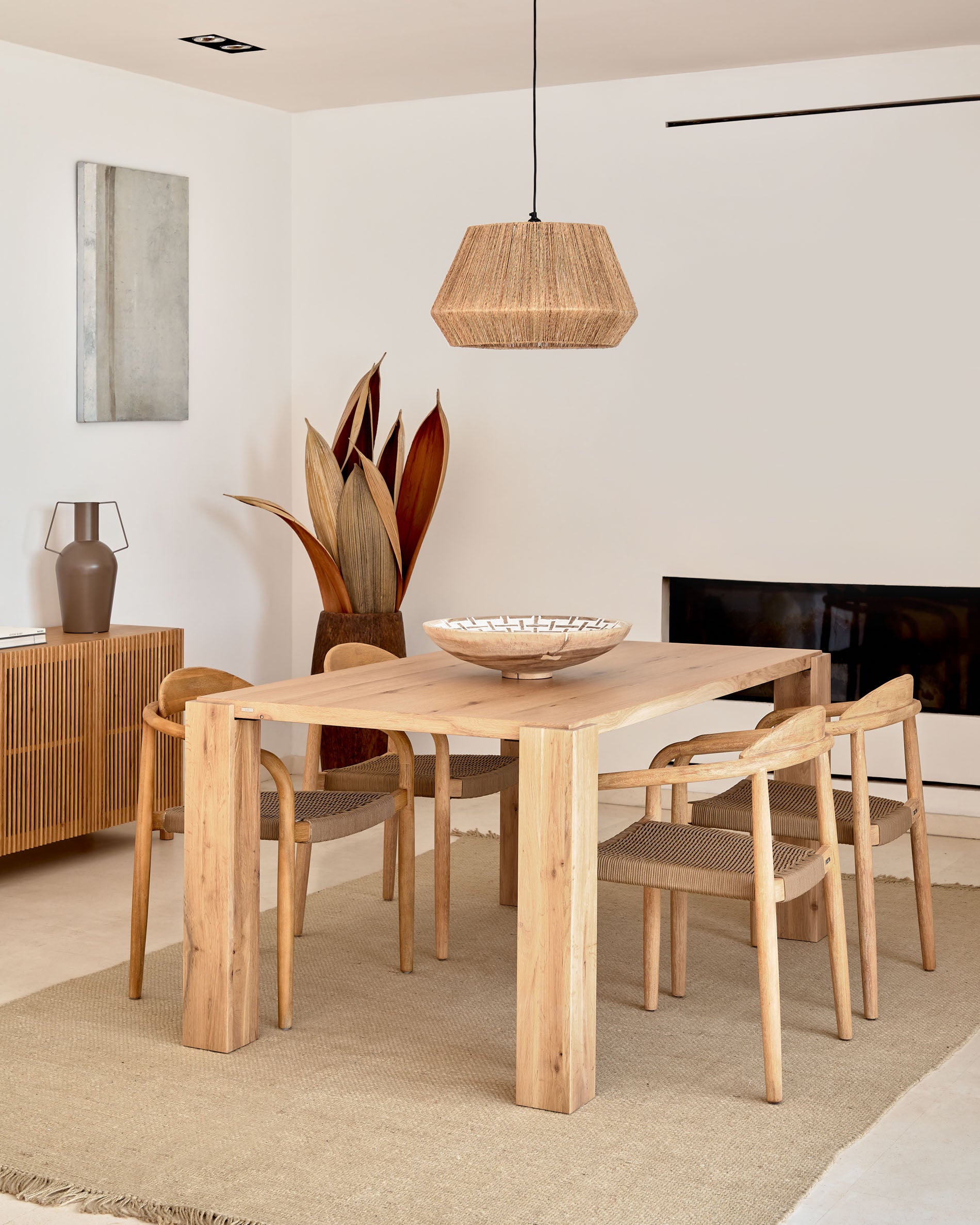 Deyanira table with oak veneer and solid oak legs 160 x 90 cm - Lifestyle