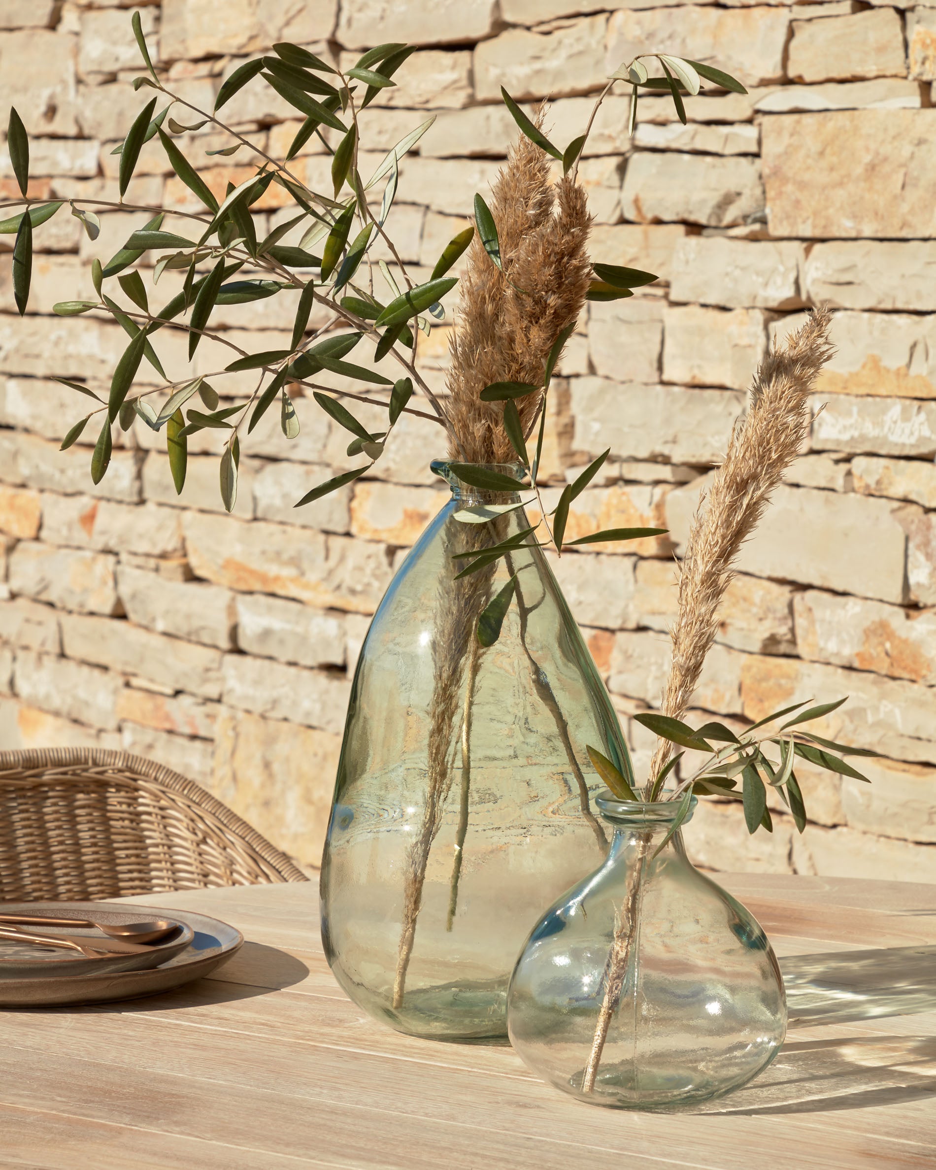 Brenna vase in 100% recycled transparent glass, 36 cm - Lifestyle