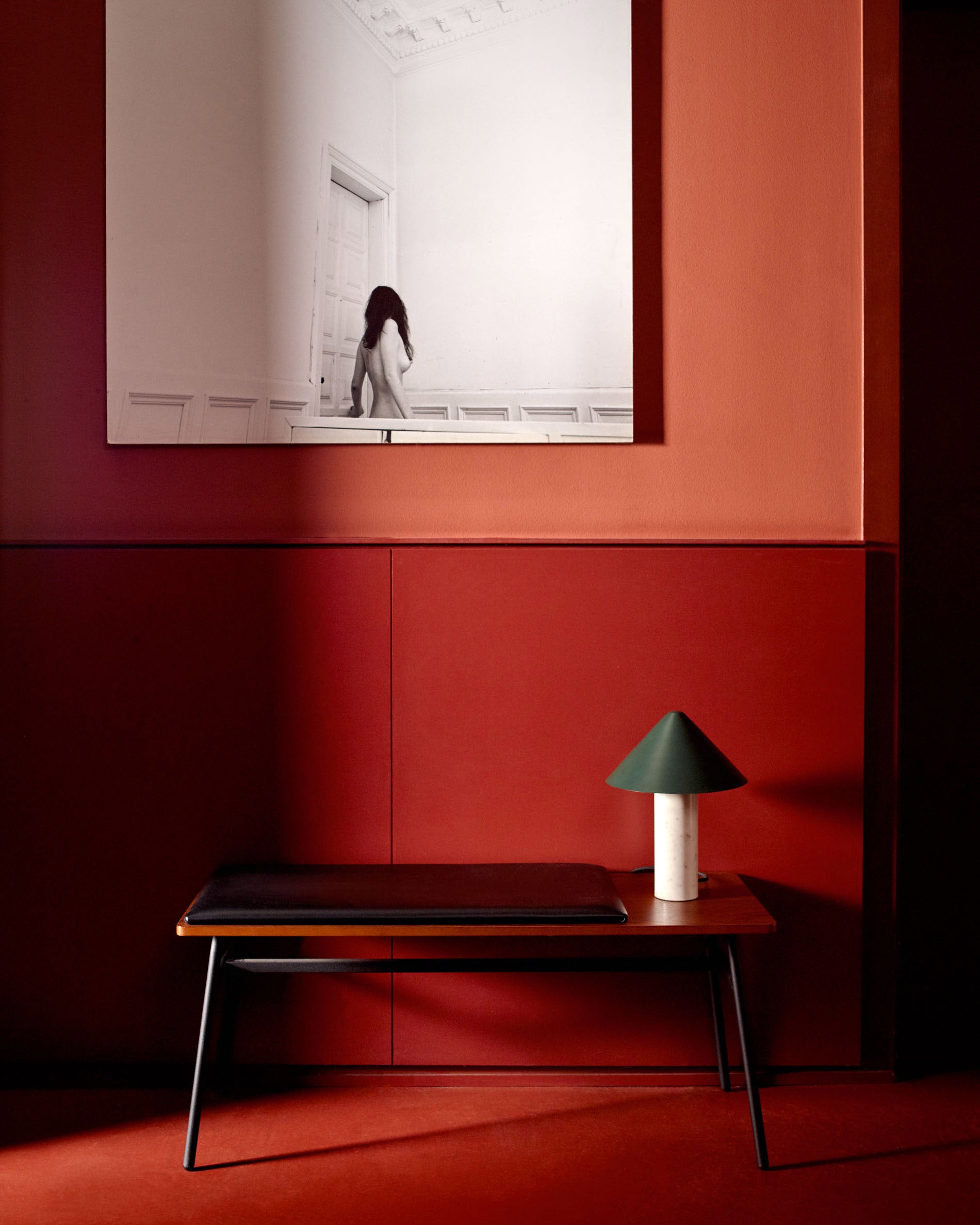 Carabel bench in steel and walnut veneer, 100 cm - Lifestyle