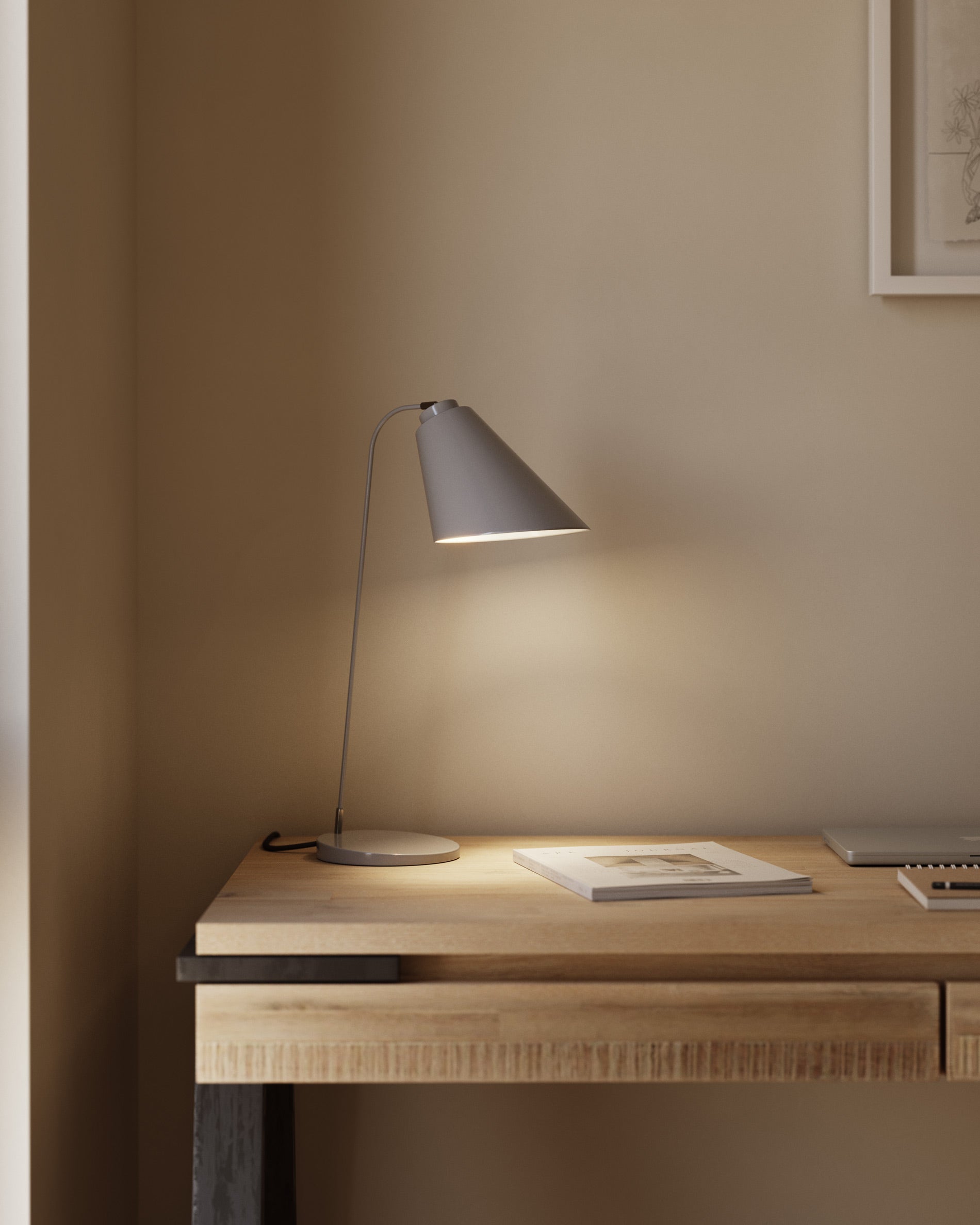 Tipir table lamp in steel with grey finish - Lifestyle