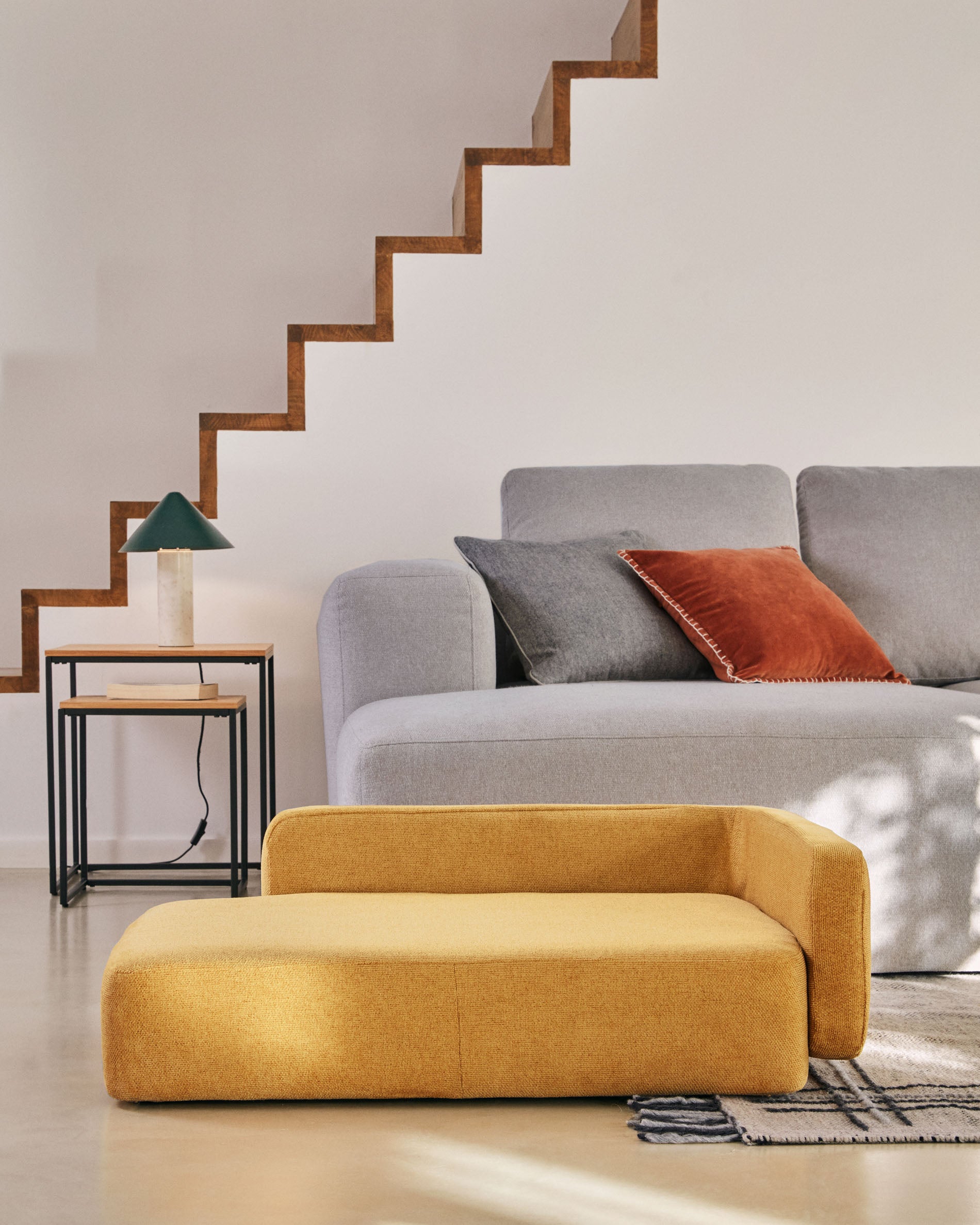 Bowie cover for large bed for pets in mustard, 73 x 98 cm - Lifestyle