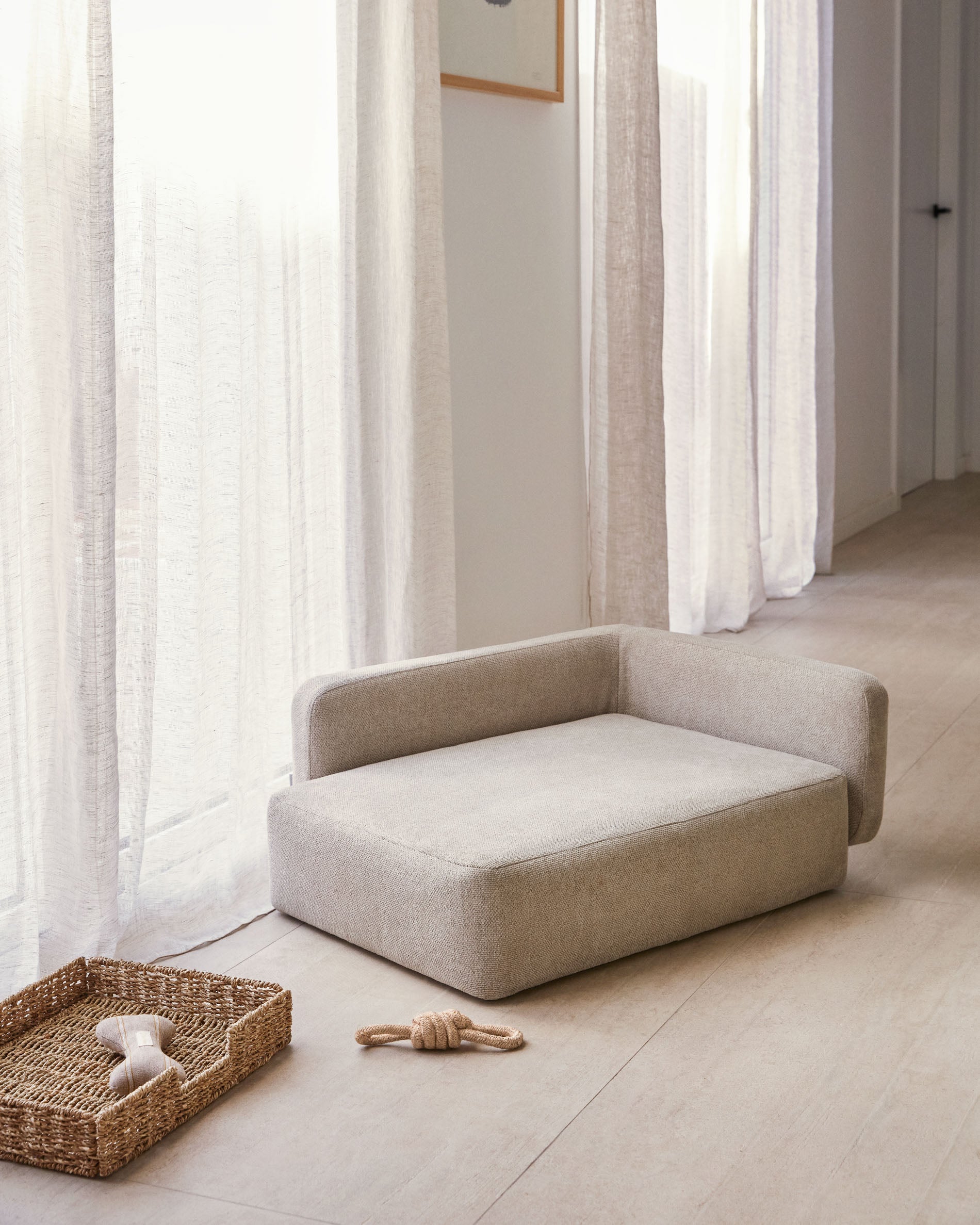 Bowie small bed for pets in beige 63 x 80 cm - Lifestyle