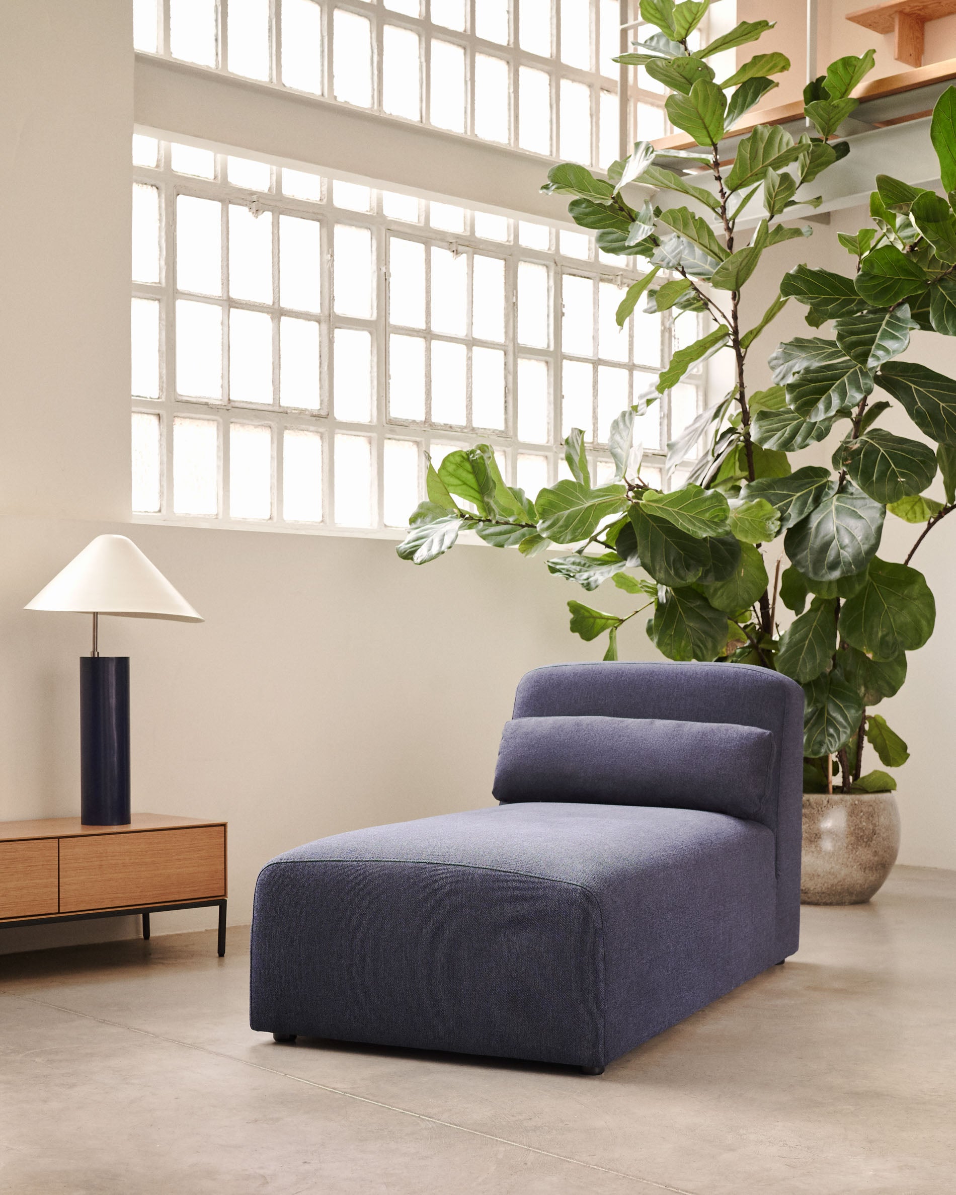 Neom chaise module in blue, 152 x 75 cm FSC Mix Credit - Lifestyle