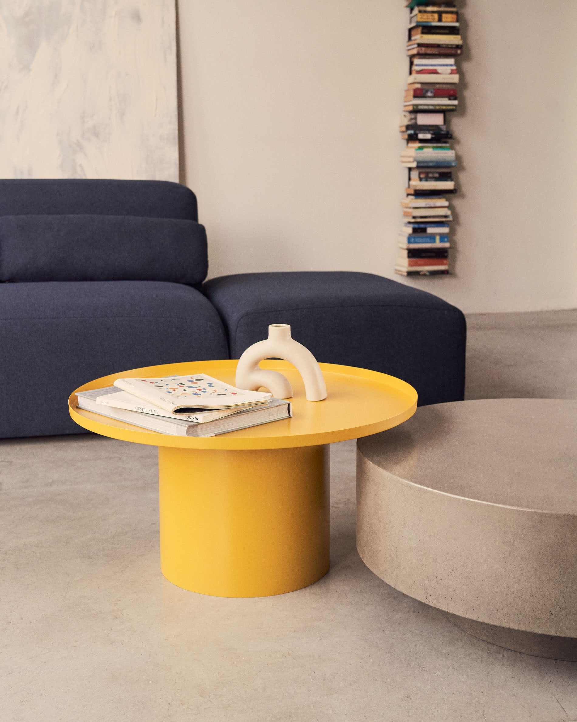 Fleksa round coffee table in mustard metal, Ø 72 cm - Lifestyle