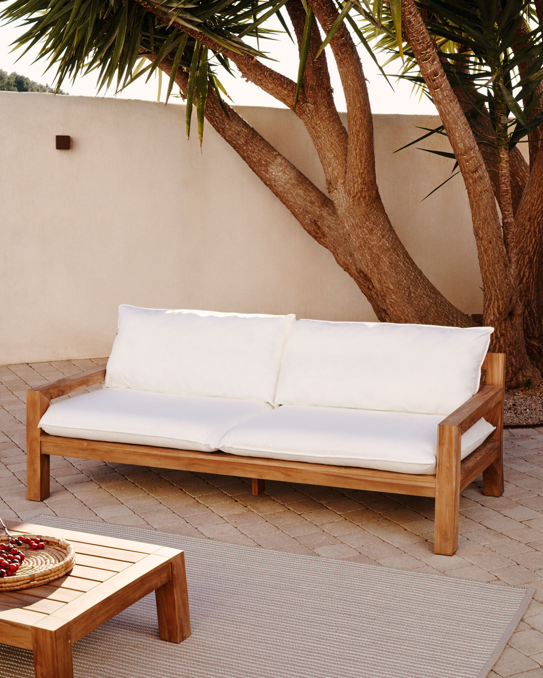 Forcanera 3 seater solid teak sofa, 211 cm - Lifestyle