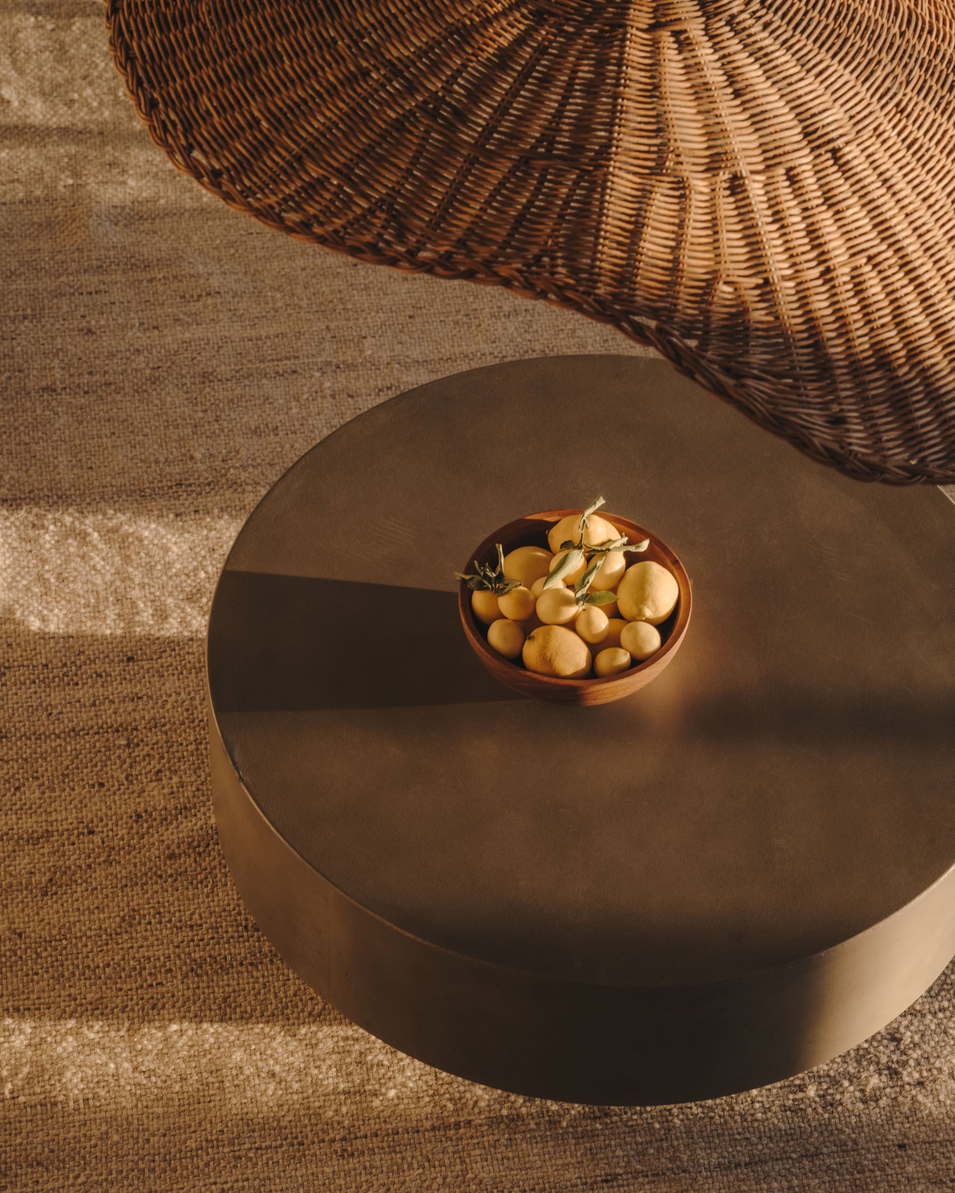 Garbet cement coffee table, Ø 80 cm - Lifestyle