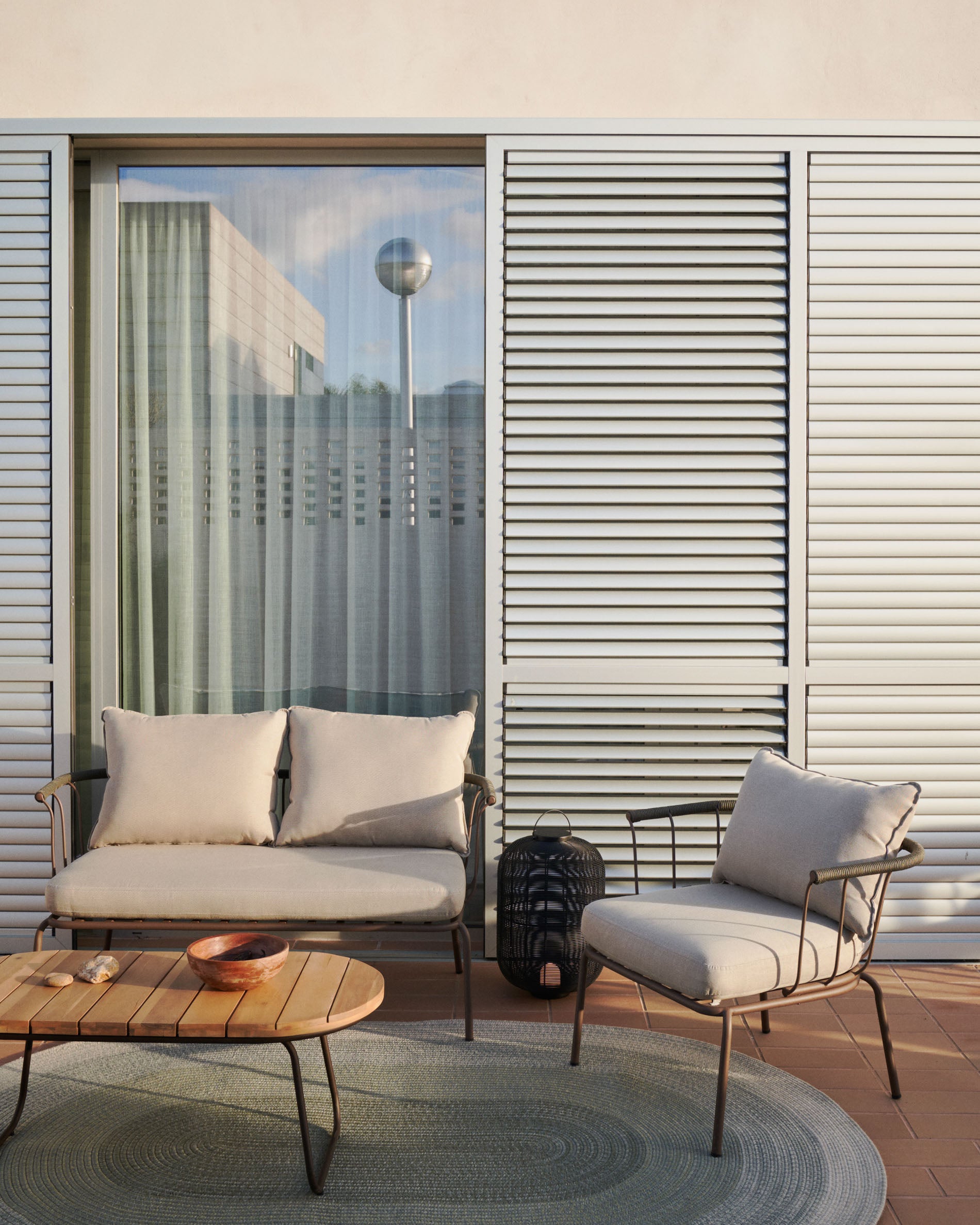 Salguer sofa in green cord and steel with a brown painted finish, 134 cm - Lifestyle