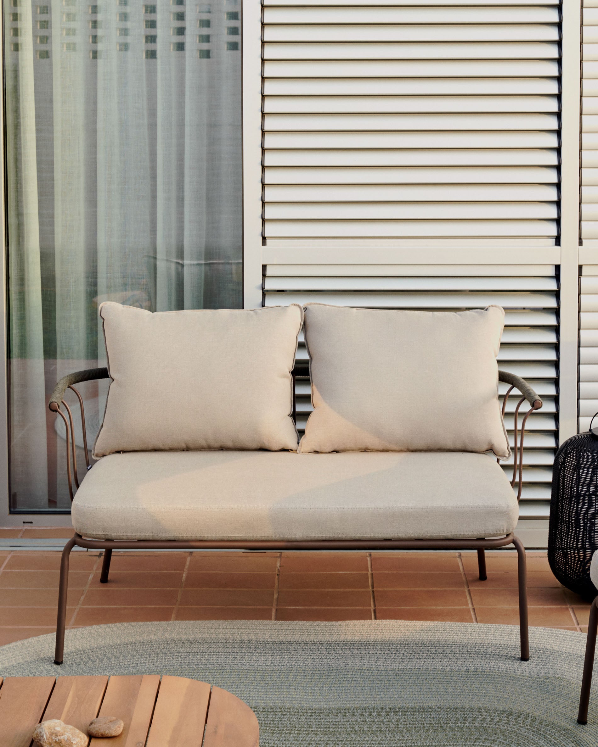 Salguer sofa in green cord and steel with a brown painted finish, 134 cm - Lifestyle