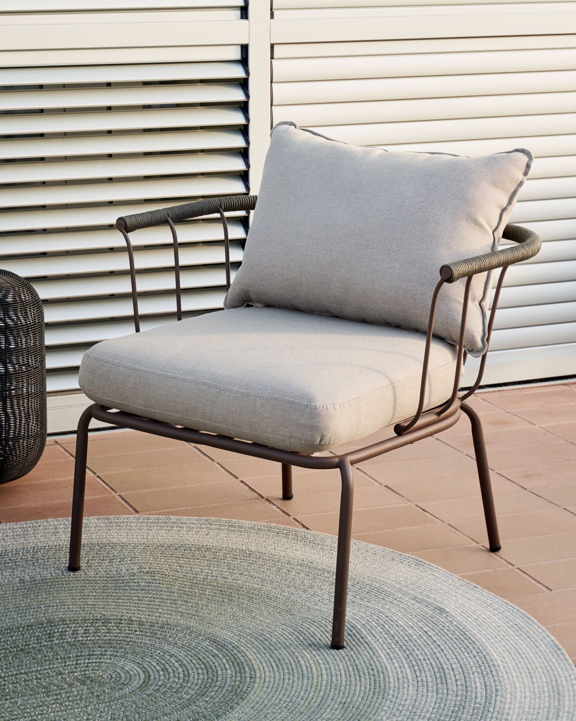 Salguer armchair in green cord and steel with a brown painted finish - Lifestyle
