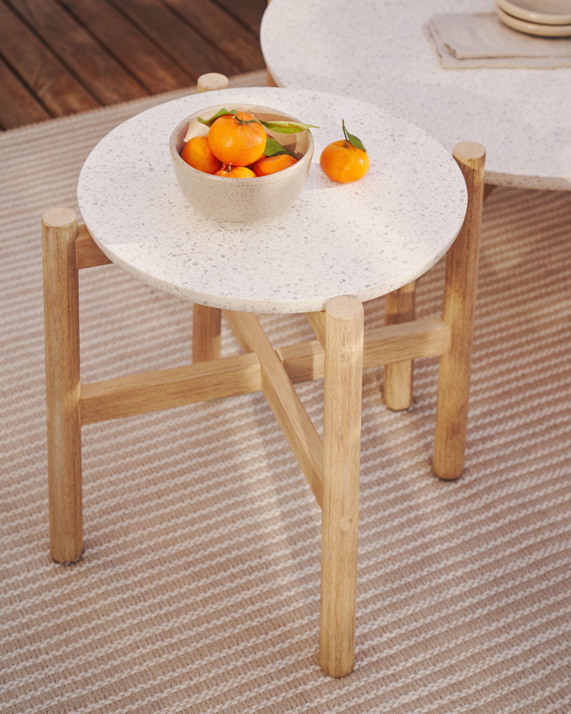 Pola cement and solid eucalyptus wood side table, Ø 50 cm FSC - Lifestyle
