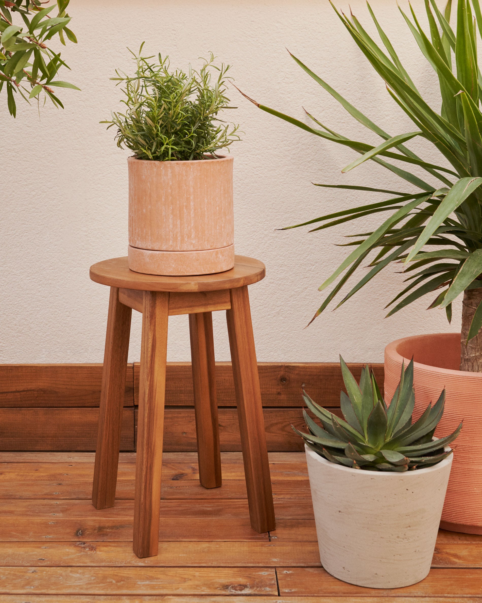 Amel outdoor footrest made from solid acacia wood FSC 100% - Lifestyle