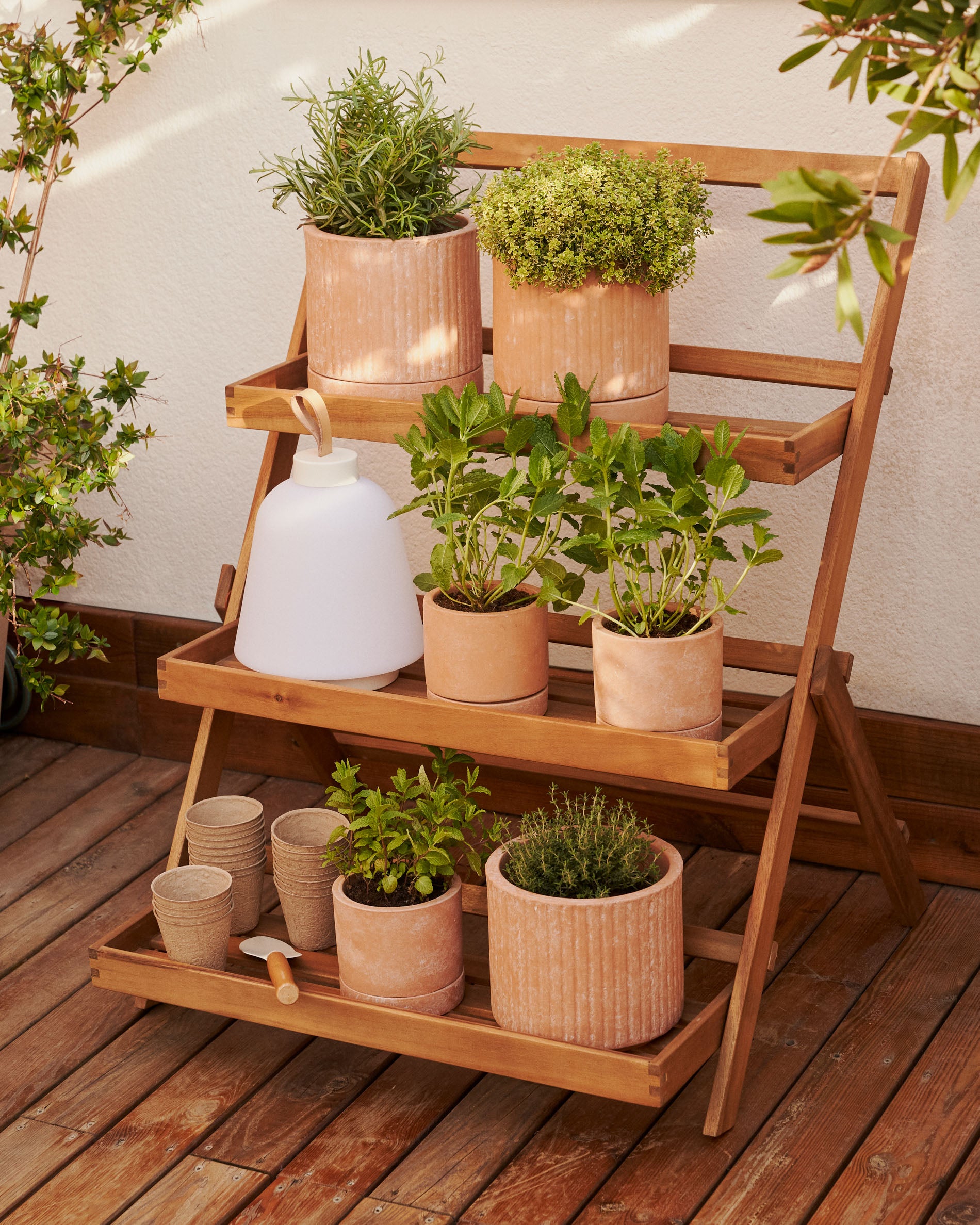 Victora outdoor shelving unit made from solid acacia wood, 70 x 85 cm FSC 100% - Lifestyle
