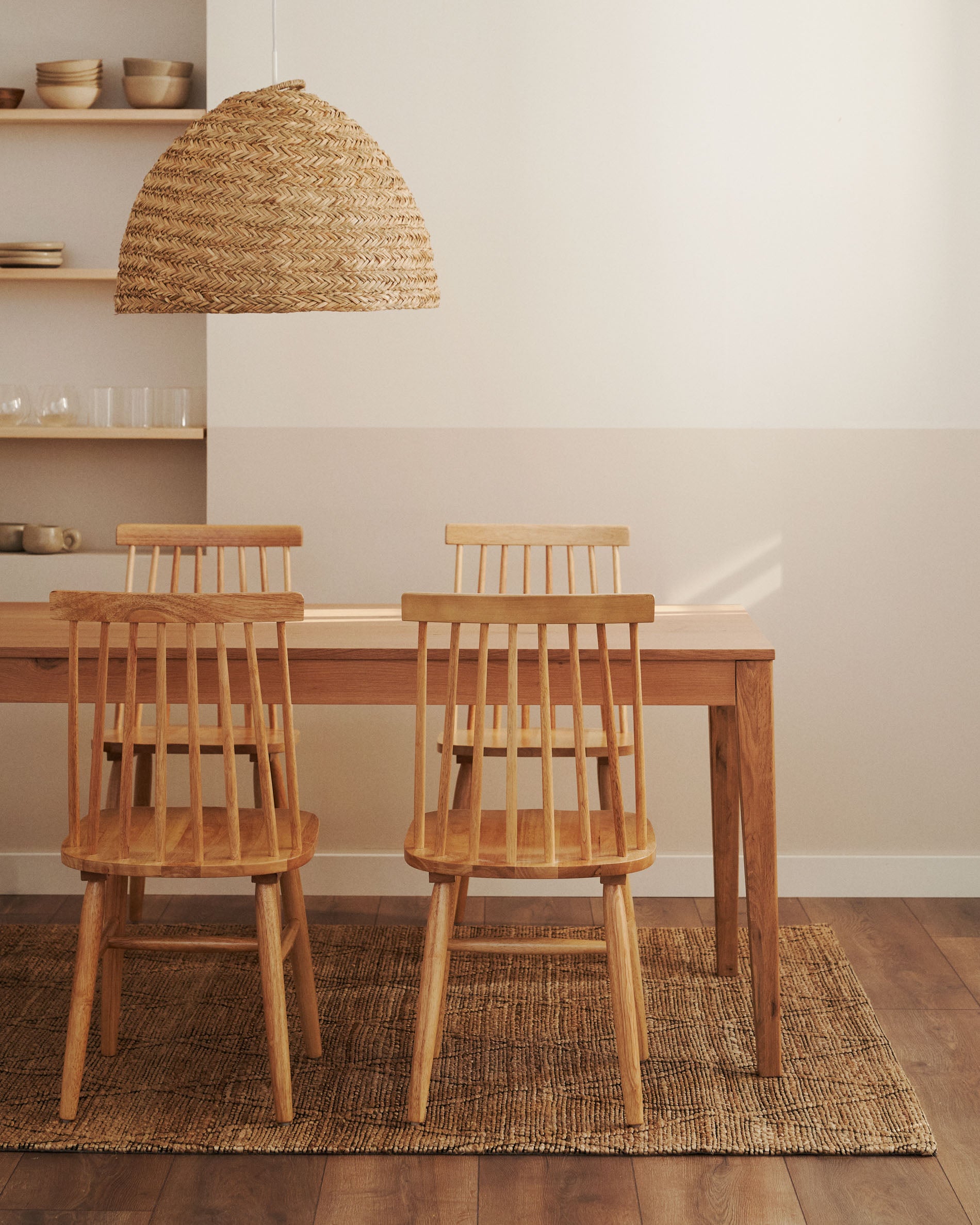 Tressia MDF and solid rubber wood chair with natural lacquer - Lifestyle