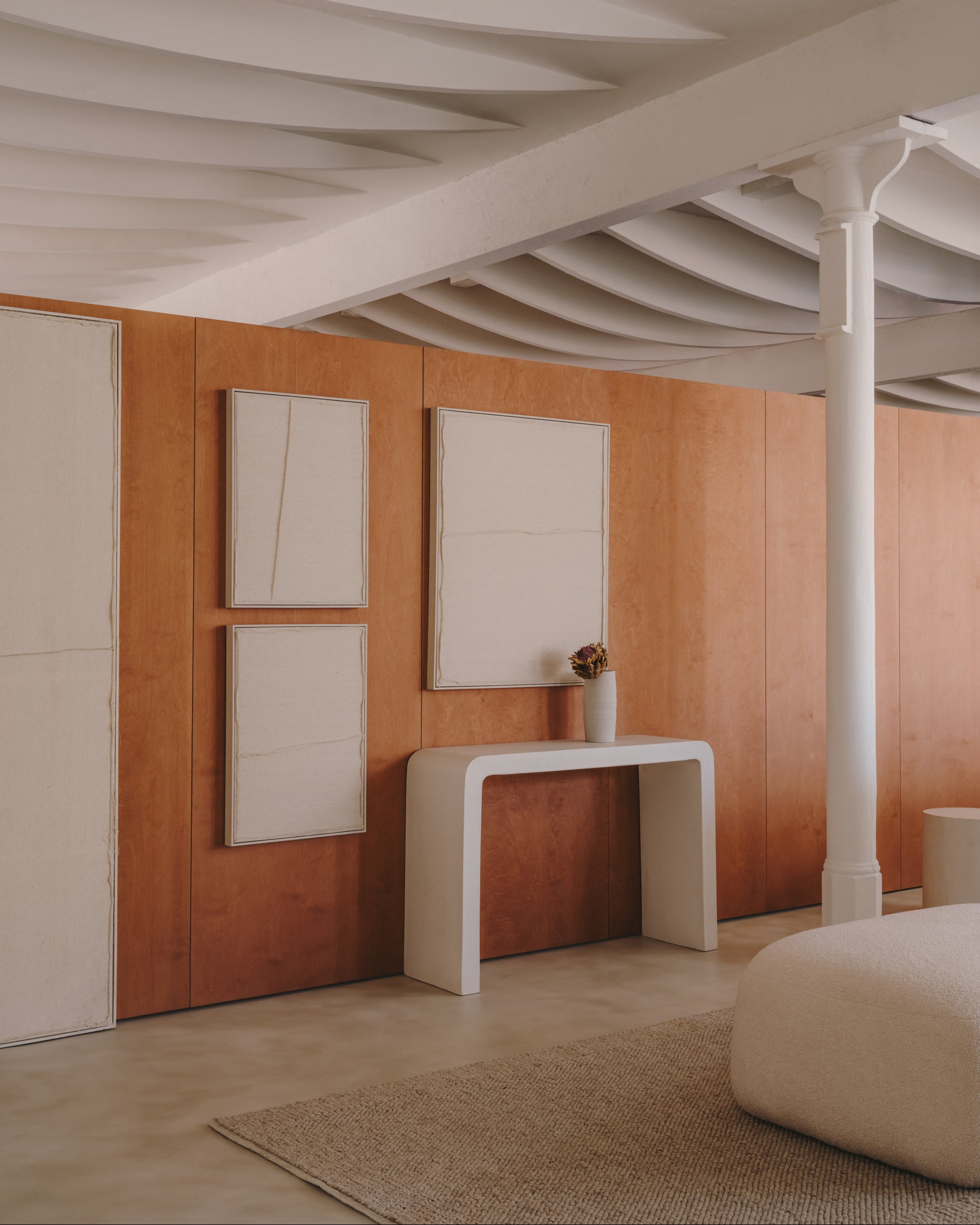 Maha white wall hanging with horizontal line 52 x 72 cm - Lifestyle