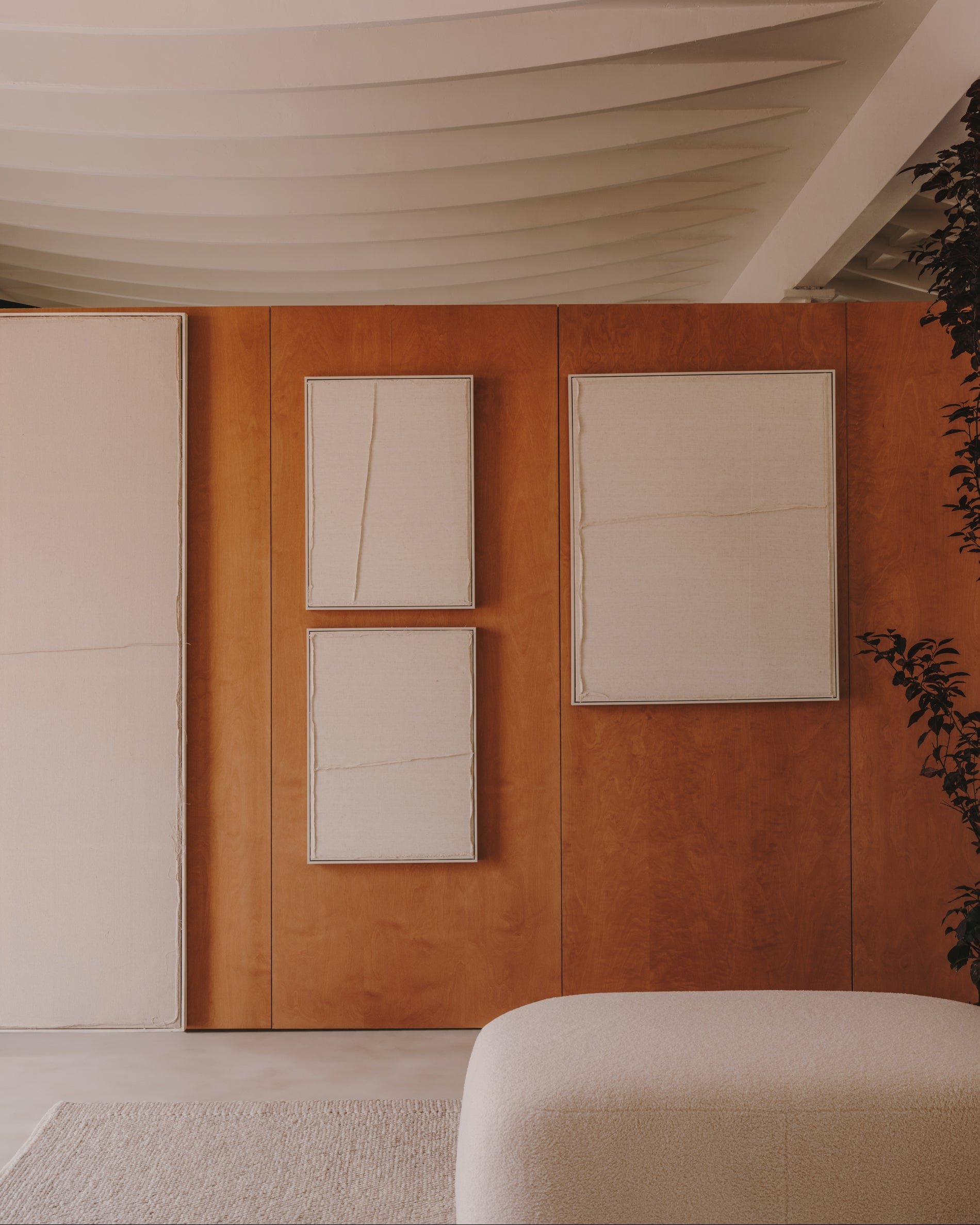 Maha white wall hanging with horizontal line 52 x 72 cm - Lifestyle