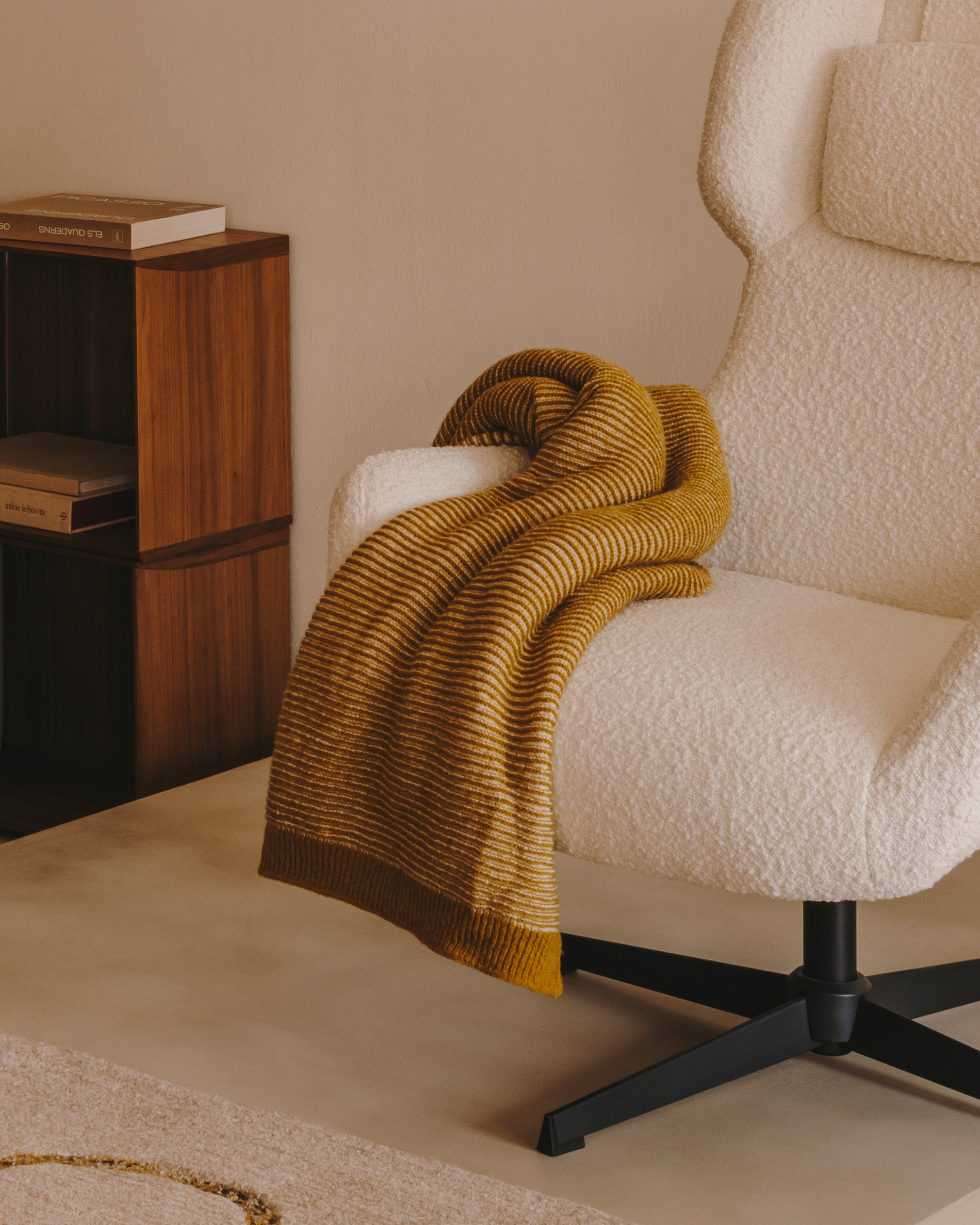 Zalina swivel armchair in white bouclé and steel with black finish FSC 100% - Lifestyle