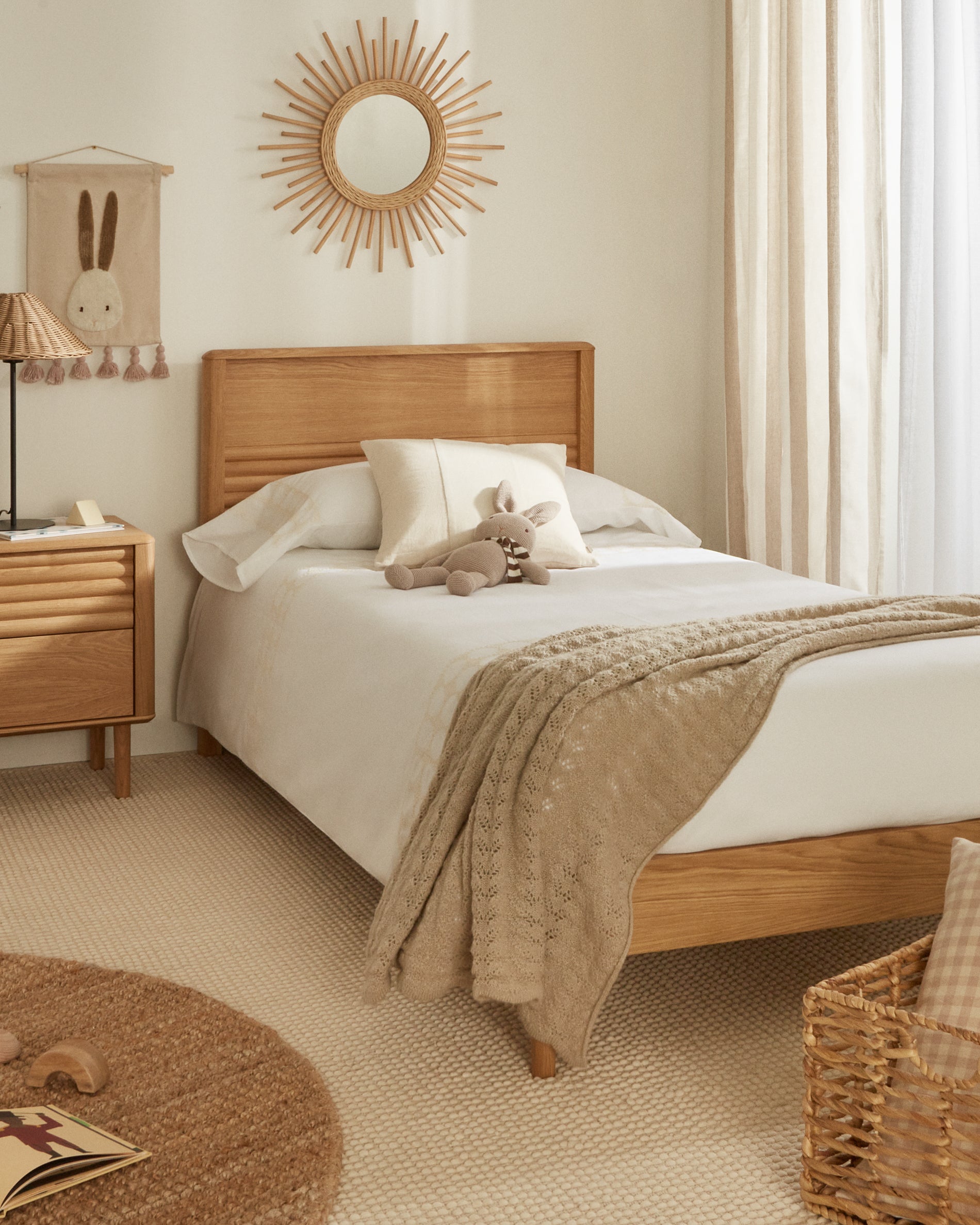 Lenon oak wood and veneer bed for 90 x 200 cm mattress, FSC MIX Credit - Lifestyle