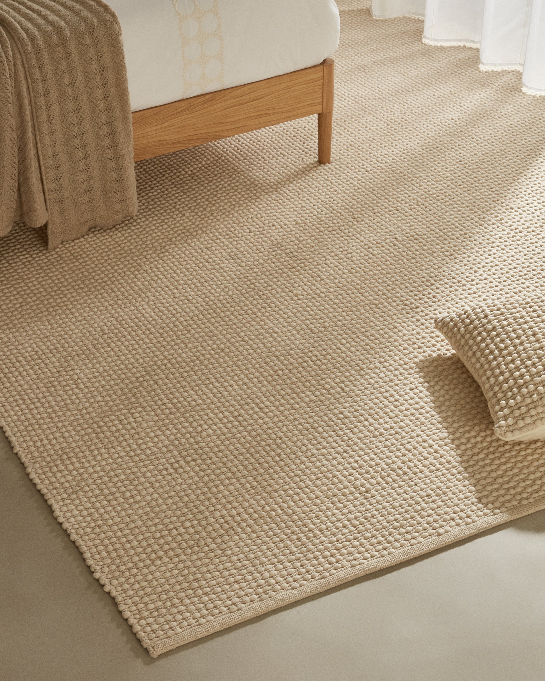 Mascarell rug, cotton and polyester in white, 200 x 300 cm - Lifestyle