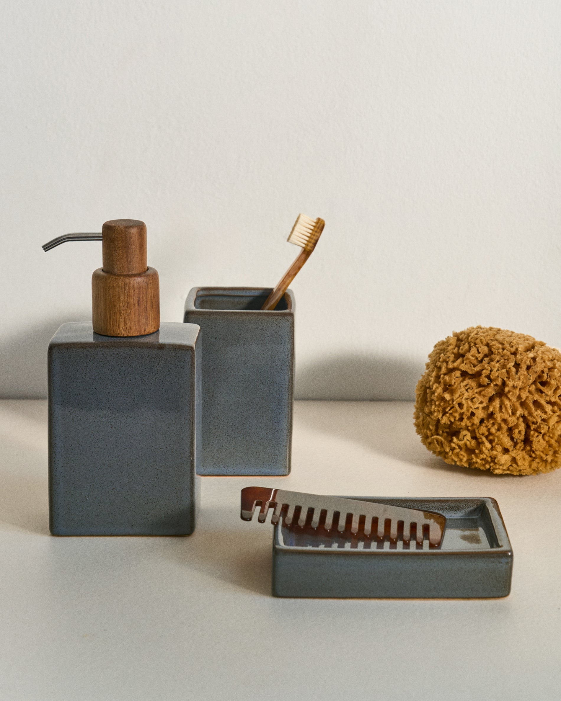 Silvet Soap Dish made of Gray Stoneware - Lifestyle