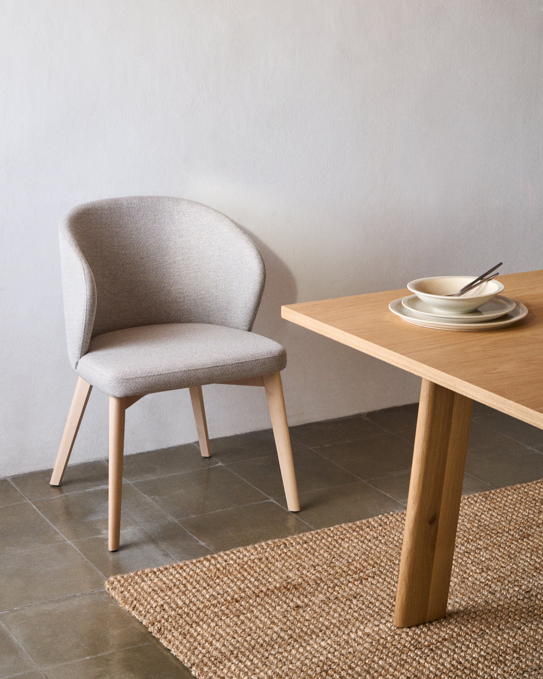 Darice chair in brown chenille and solid beech wood in a walnut finish FSC 100% - Lifestyle