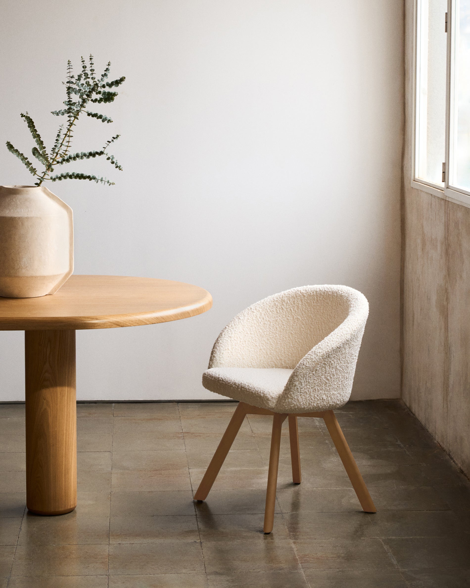 Marvin beige chenille swivel chair with solid beech wood legs in a natural finish FSC 100% - Lifestyle