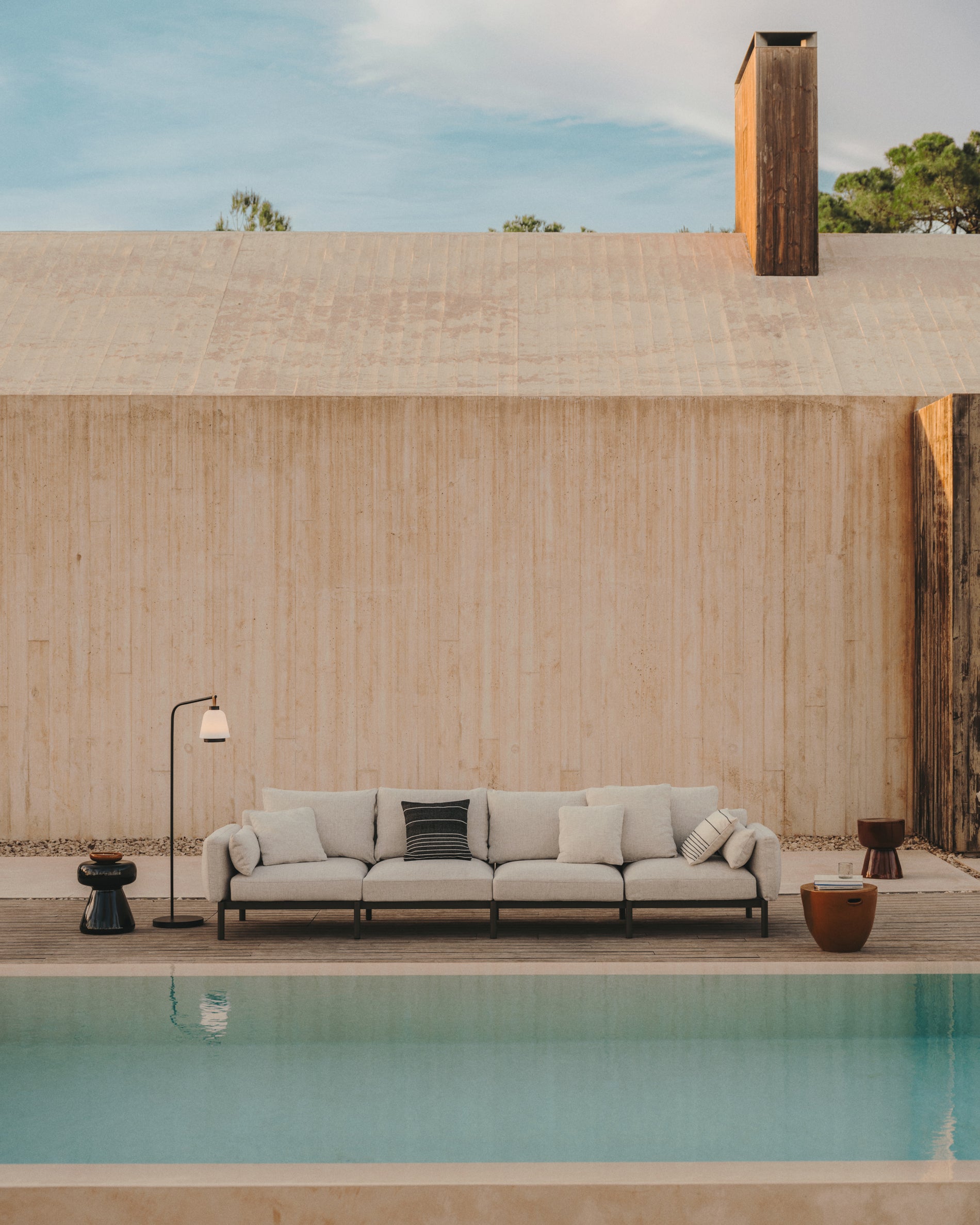 Sorells 4-seater modular outdoor sofa in aluminium with green finish 370 cm - Lifestyle