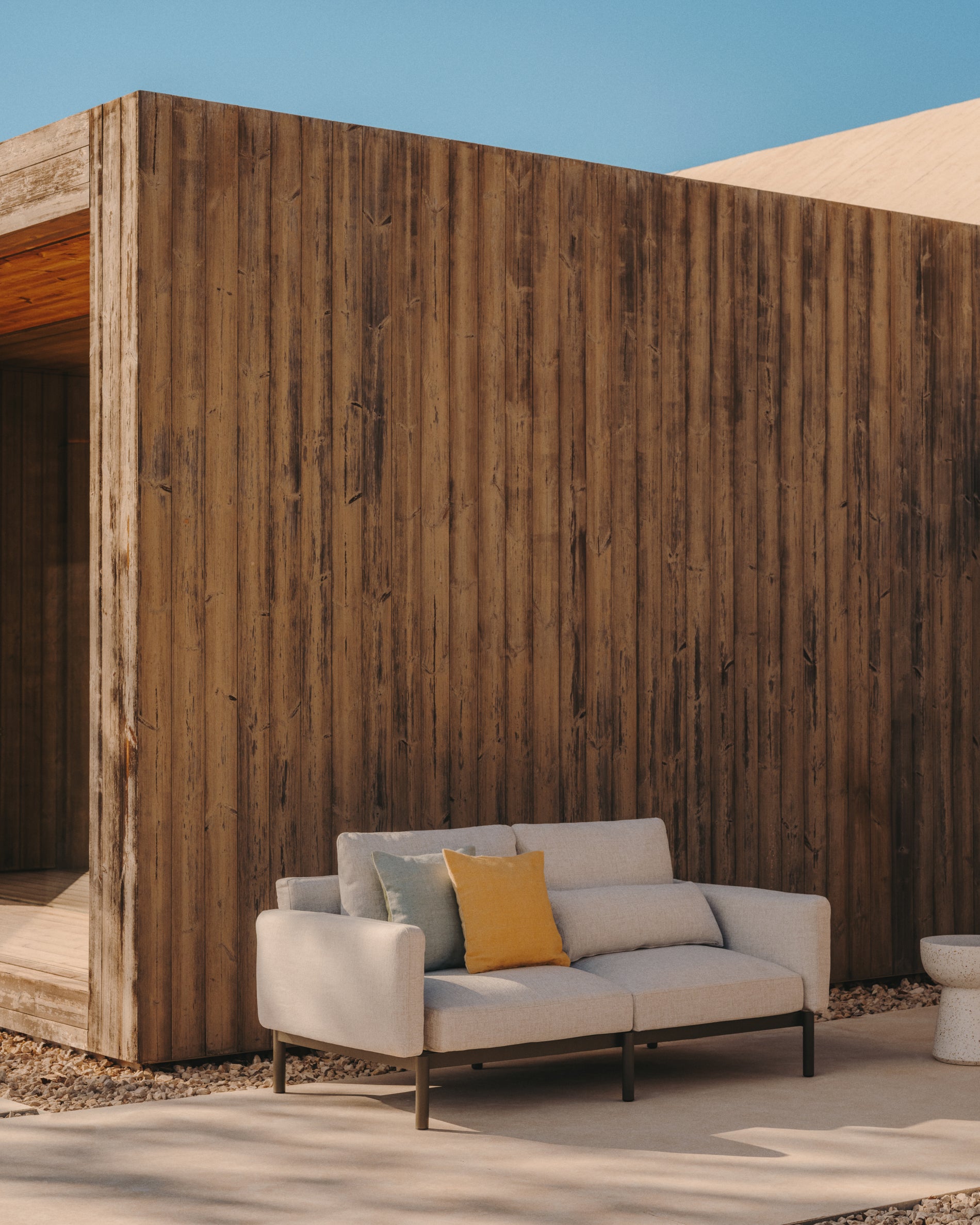 Sorells 2-seater modular outdoor sofa in aluminium with green finish 201 cm - Lifestyle