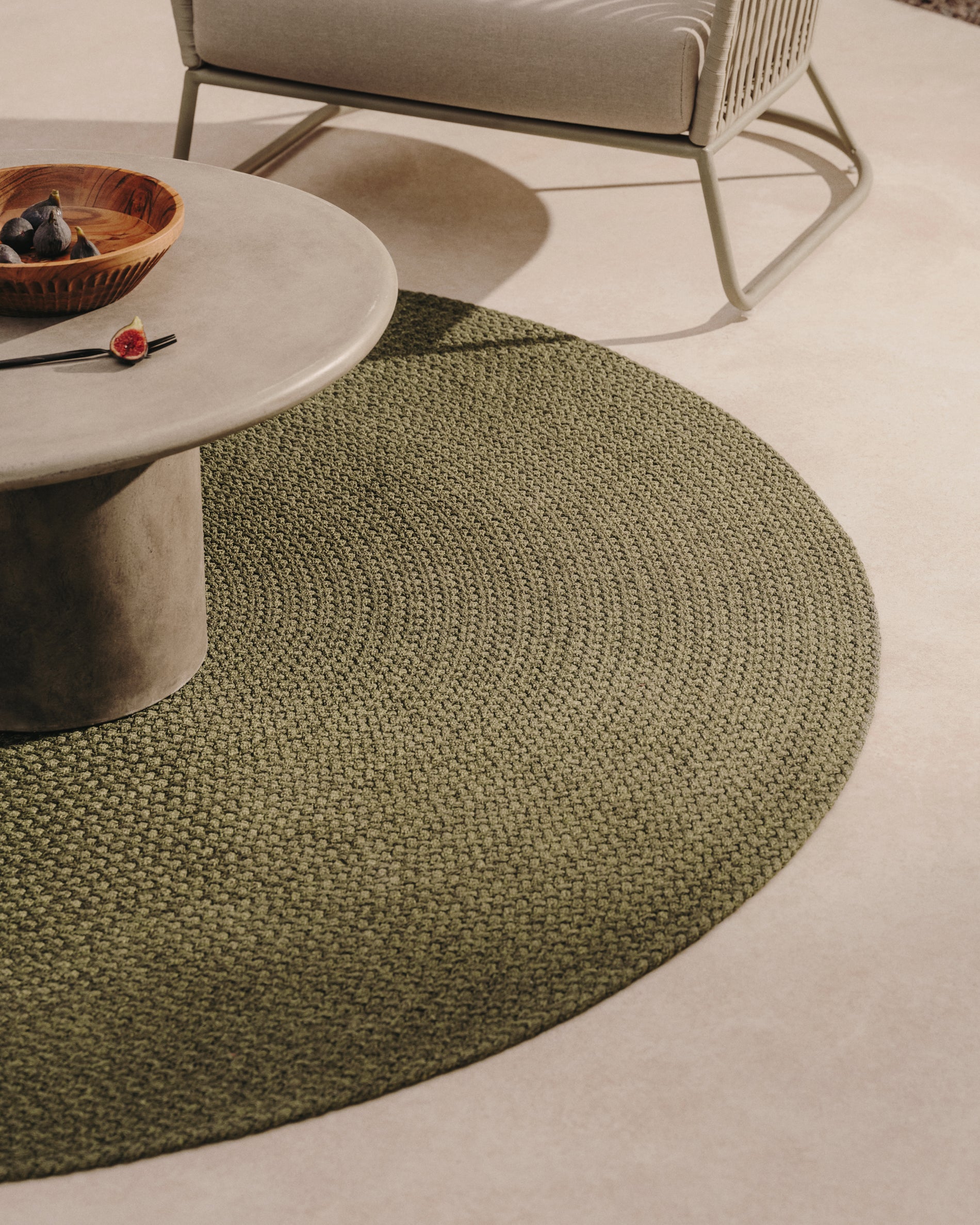 Despas green round rug made from synthetic fibres Ø 200 cm - Lifestyle