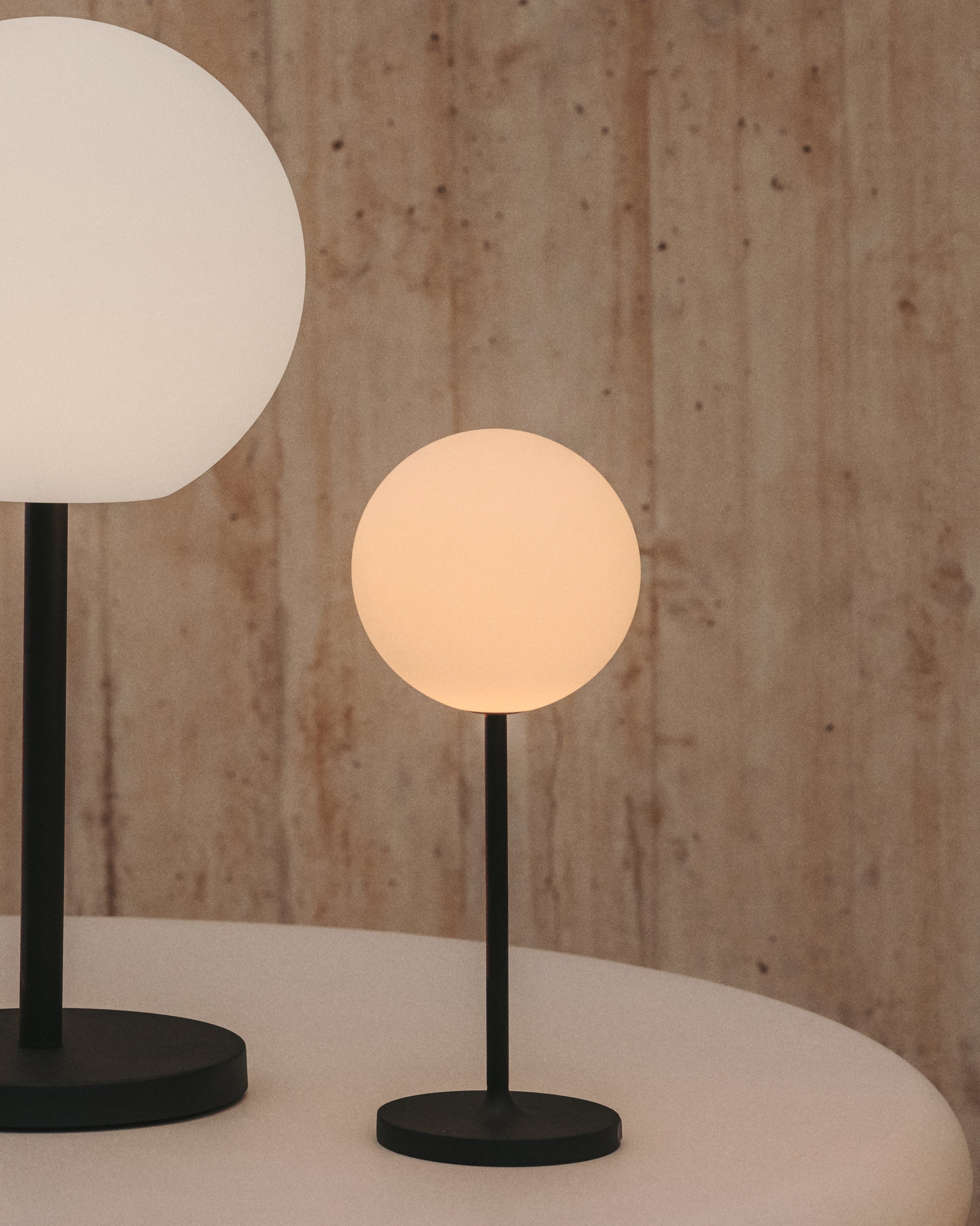 Dinesh outdoor table lamp in black aluminium 40 cm - Lifestyle