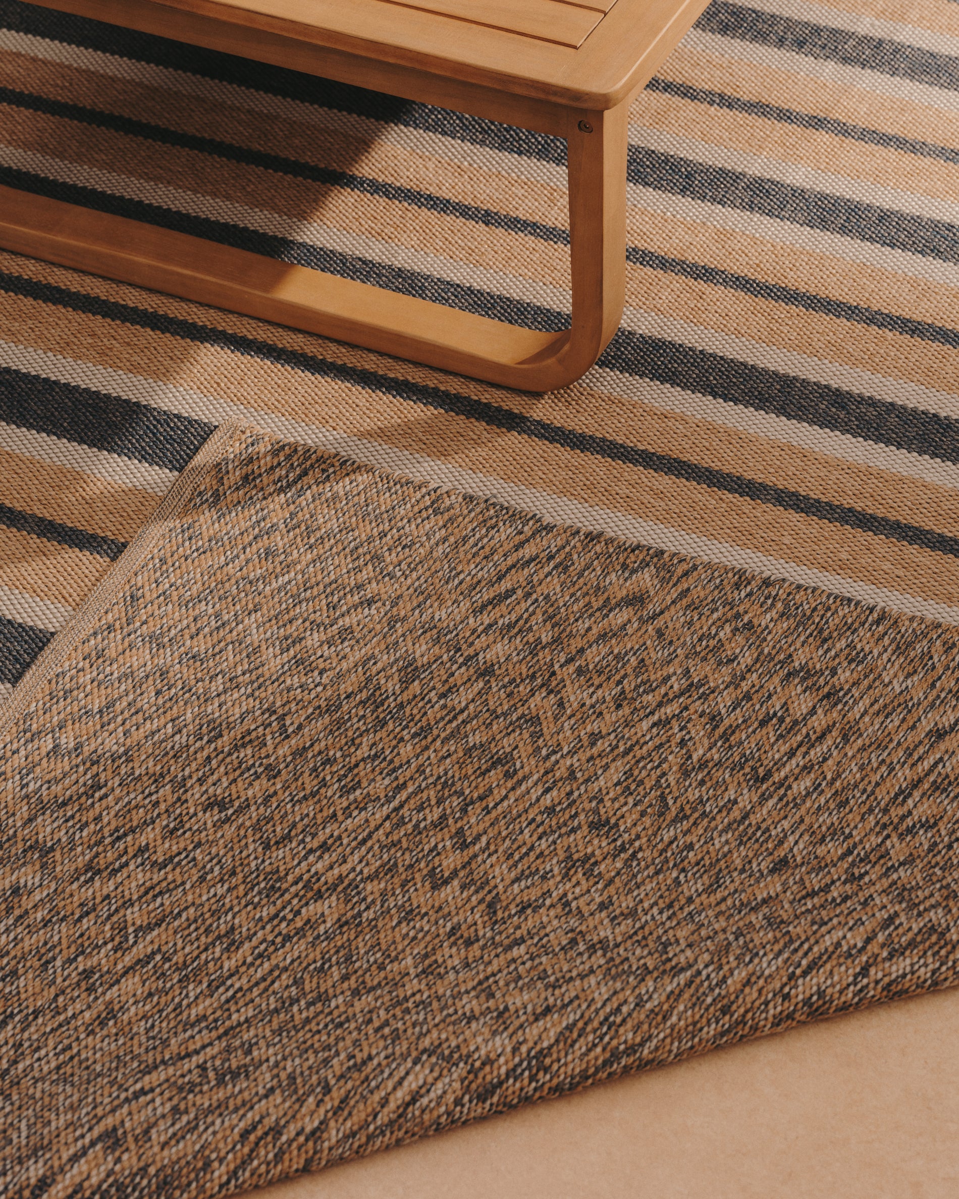 Pareto two-tone carpet - made of synthetic fibers 160 x 230 cm