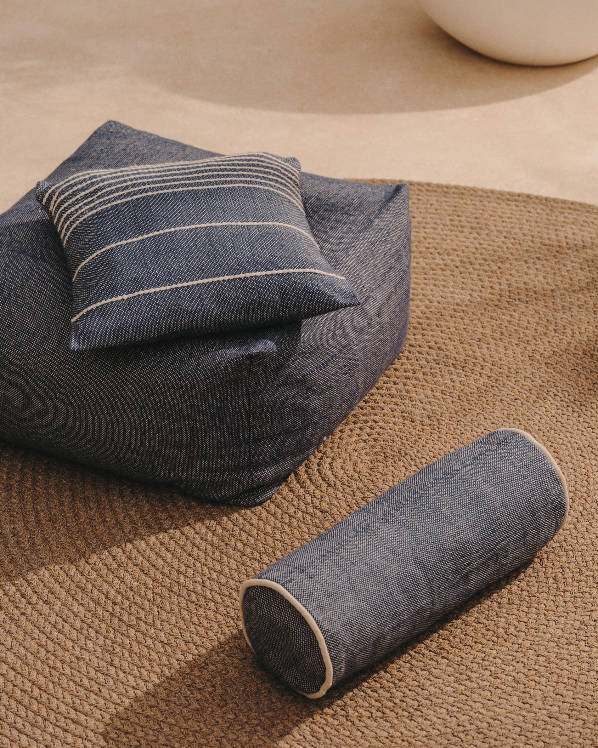 Vedell blue pouffe 100% PET 60 x 60 x 40 cm - Lifestyle