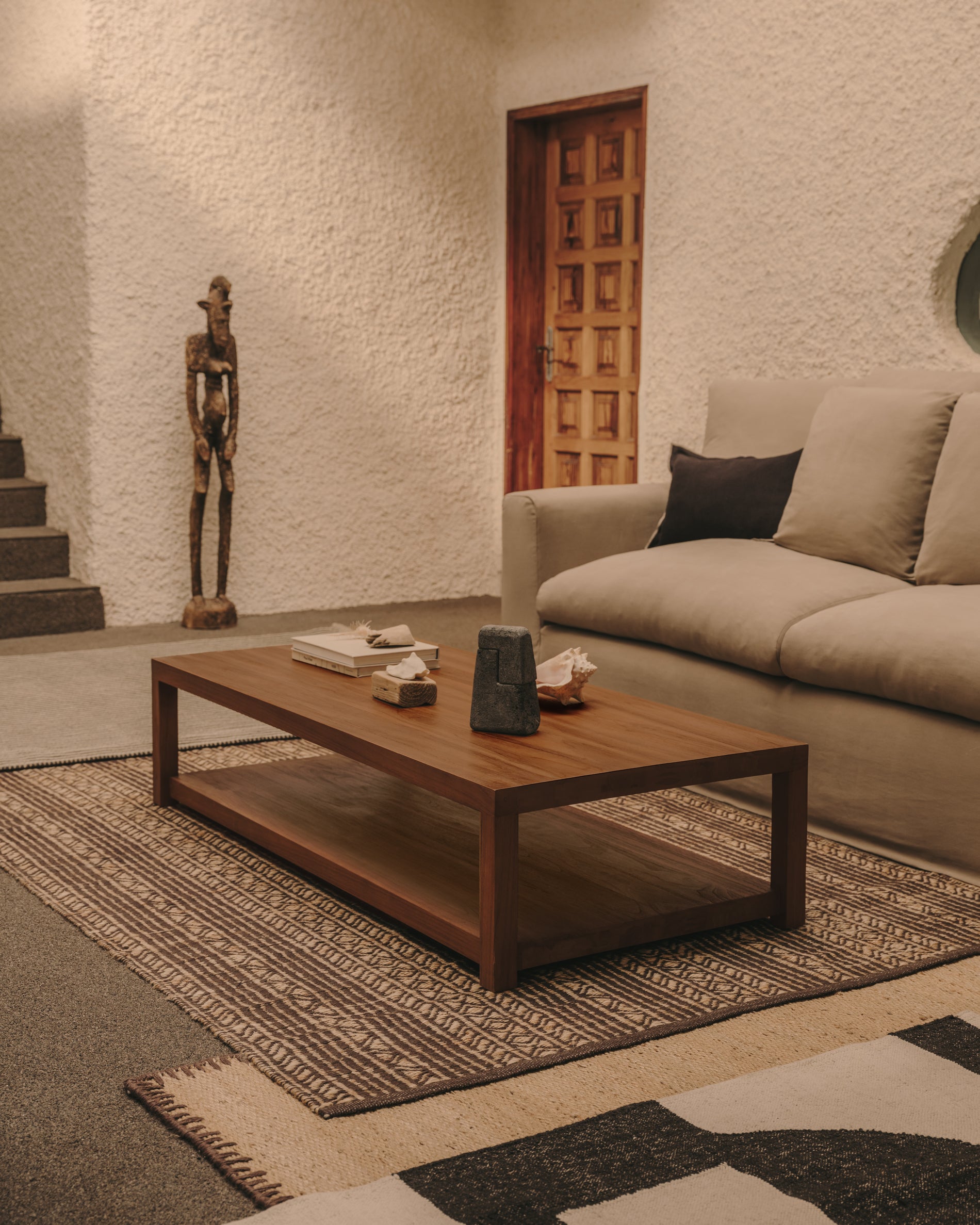 Sashi coffee table made in solid teak wood 150 x 70 cm - Lifestyle