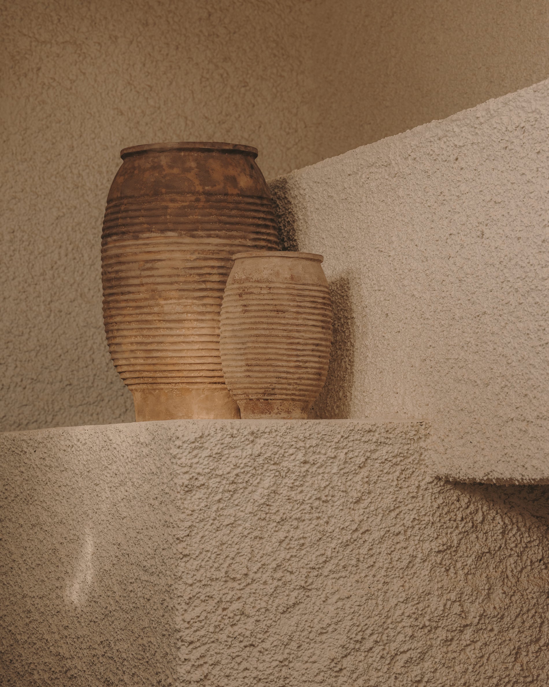 Llonga set of 2 terracotta planters with natural finish Ø 54 / 32 cm - Lifestyle