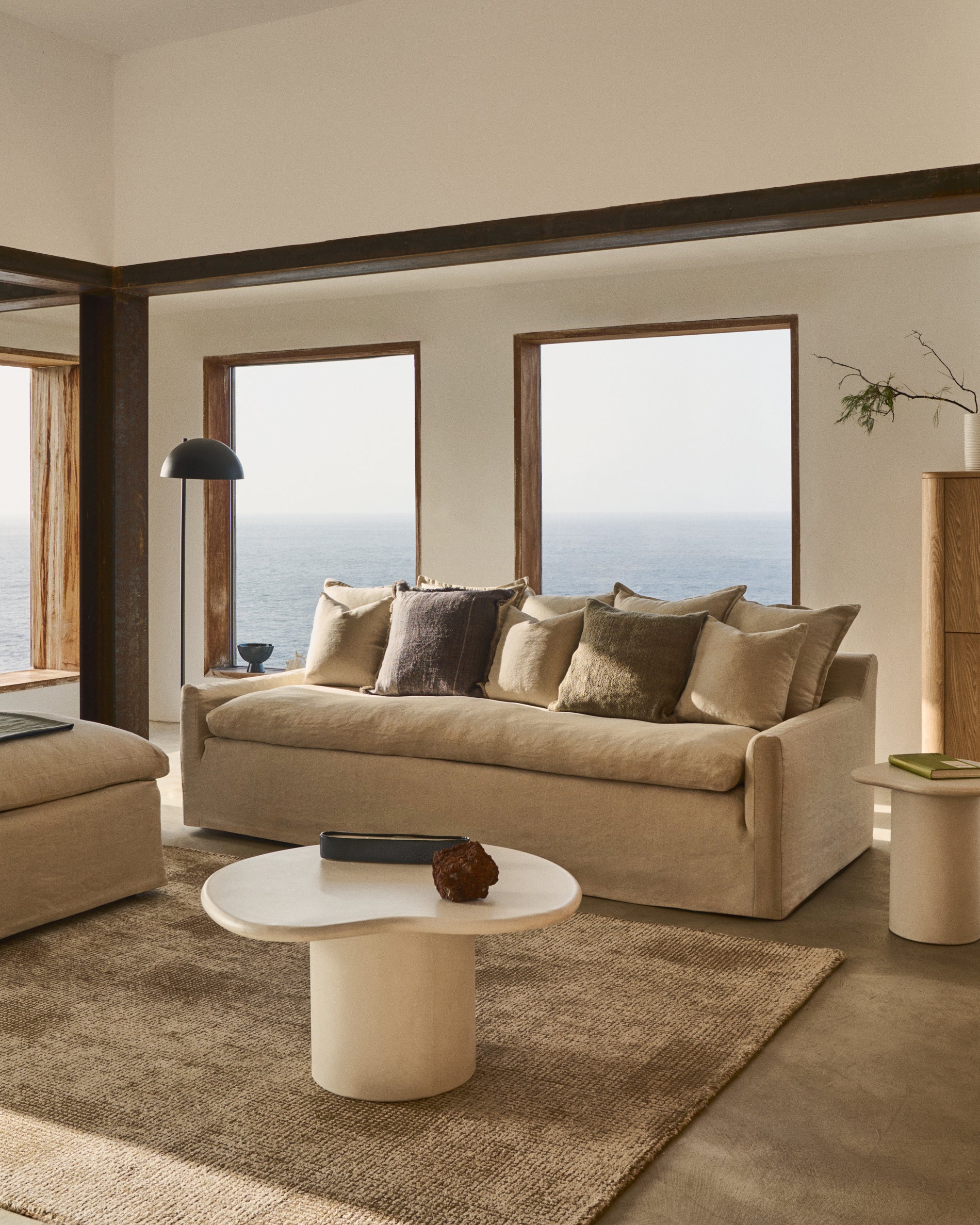 Macarella white cement coffee table, 83 x 77 cm - Lifestyle
