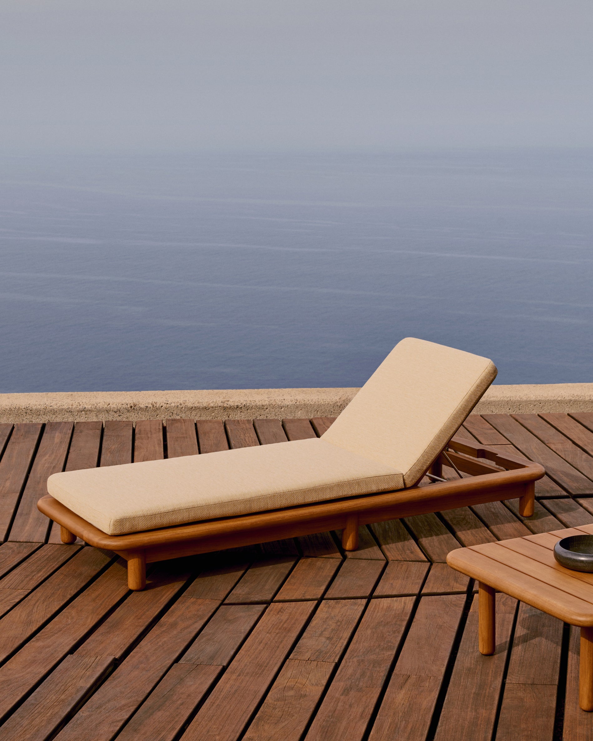 Turqueta sun lounger made from solid teak wood FSC 100% - Lifestyle