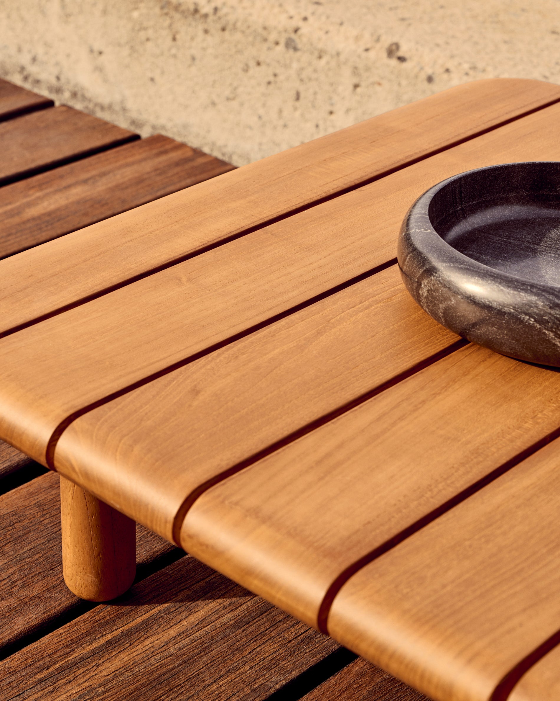 Turqueta coffee table made from solid teak wood, 140 x 70 cm, FSC 100% - Lifestyle