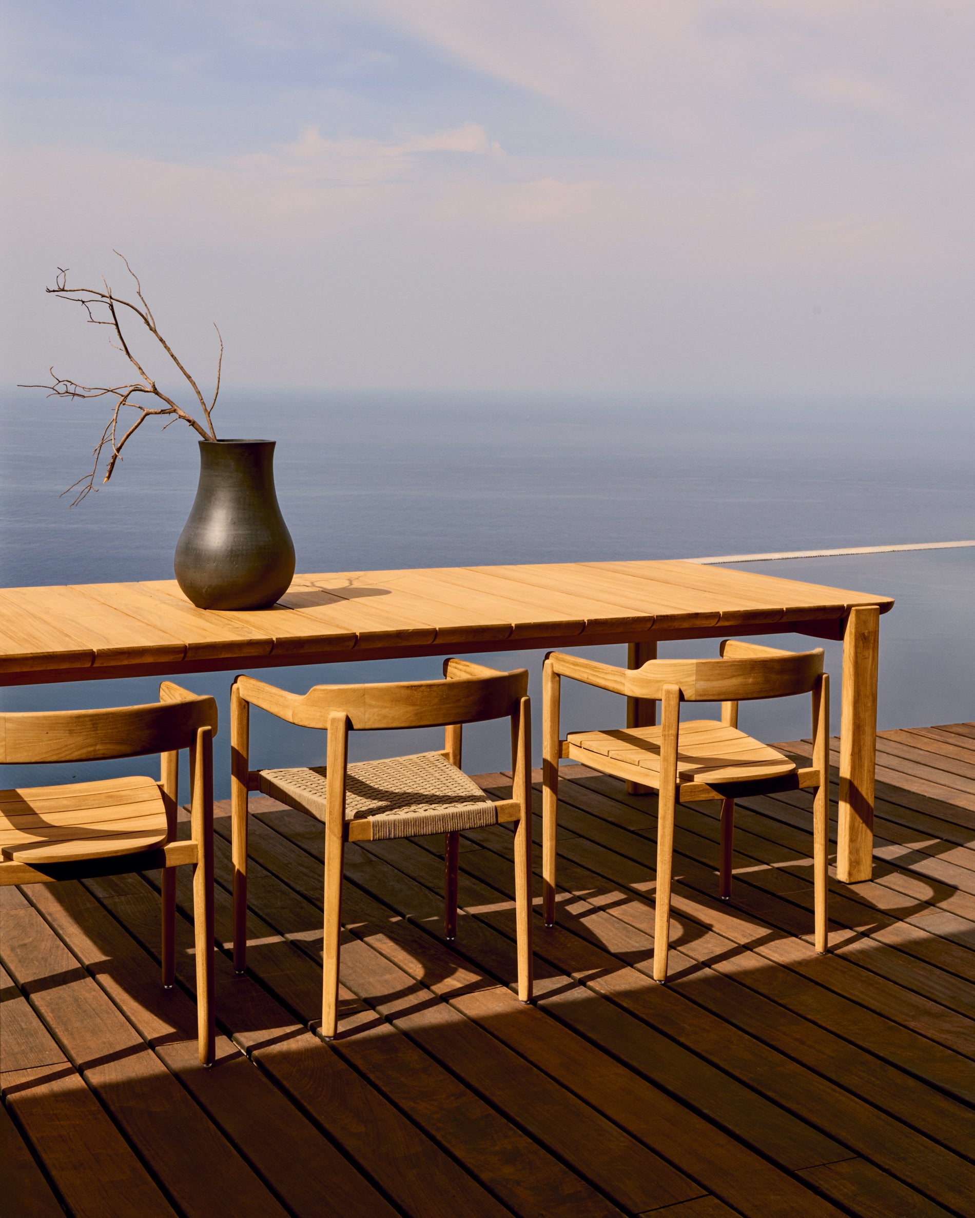 Icaro table made from solid teak wood, 280 x 112 cm, FSC 100% - Lifestyle