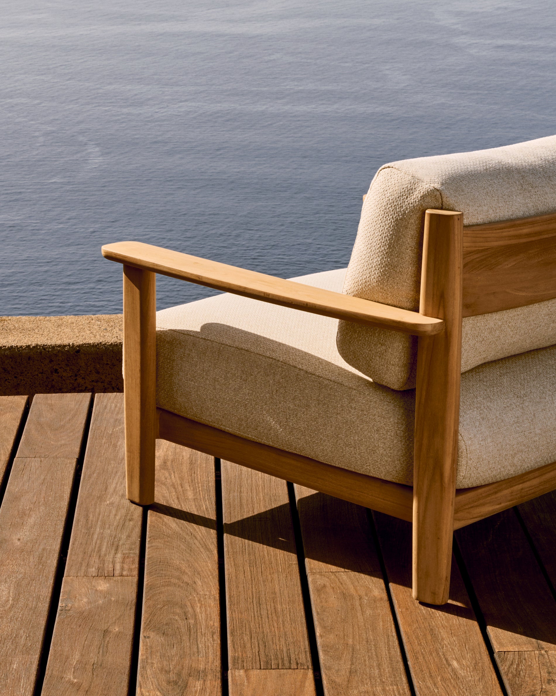 Tirant armchair, made of 100% FSC certified solid teak wood