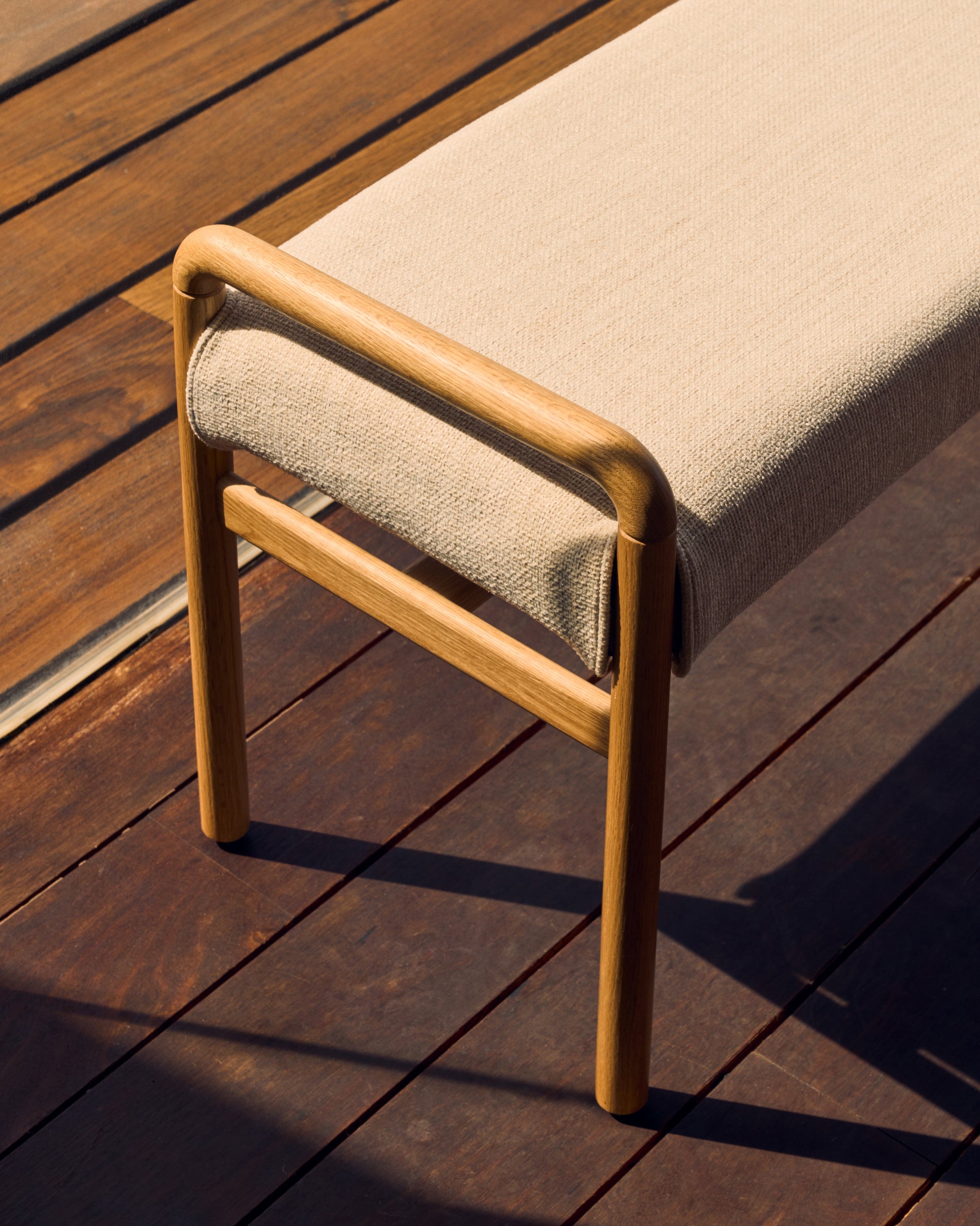 Macaret bench with removable cover solid oak wood with natural finish 120 cm FSC Mix Credit - Lifestyle