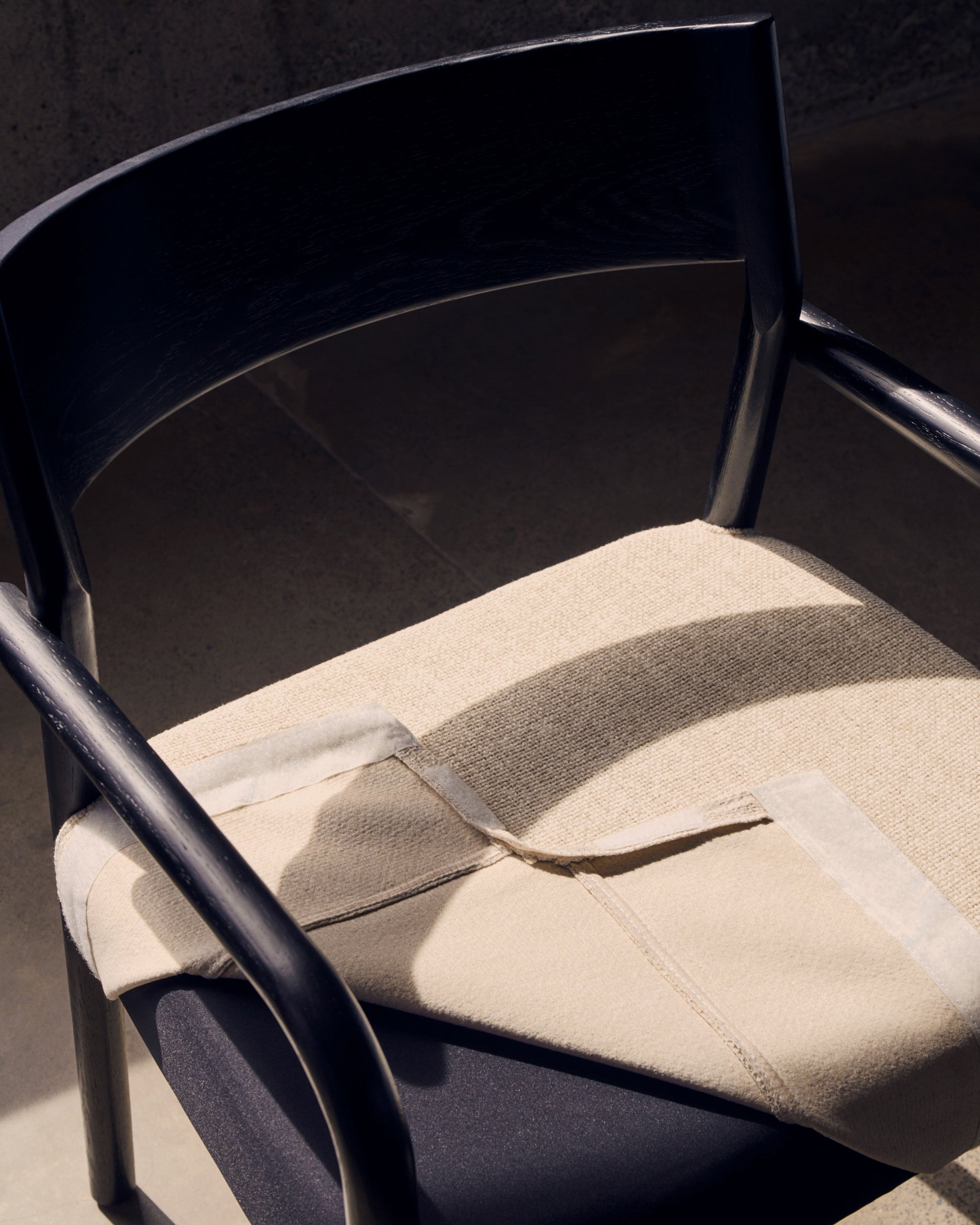 Cover for the Falconera chair in beige chenille - Lifestyle