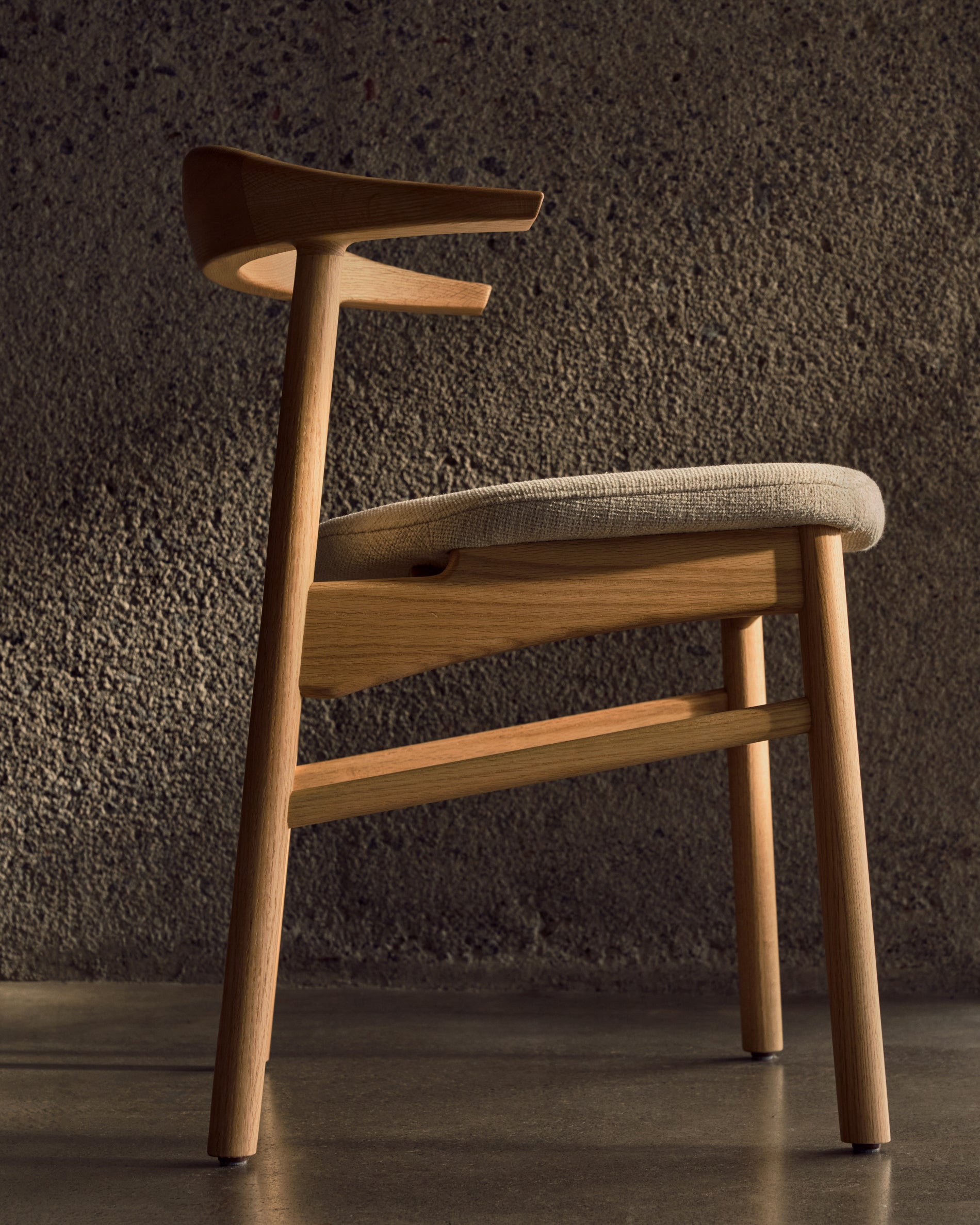 Timons chair removable cover in beige chenille solid oak wood natural finish FSC Mix Credit - Lifestyle