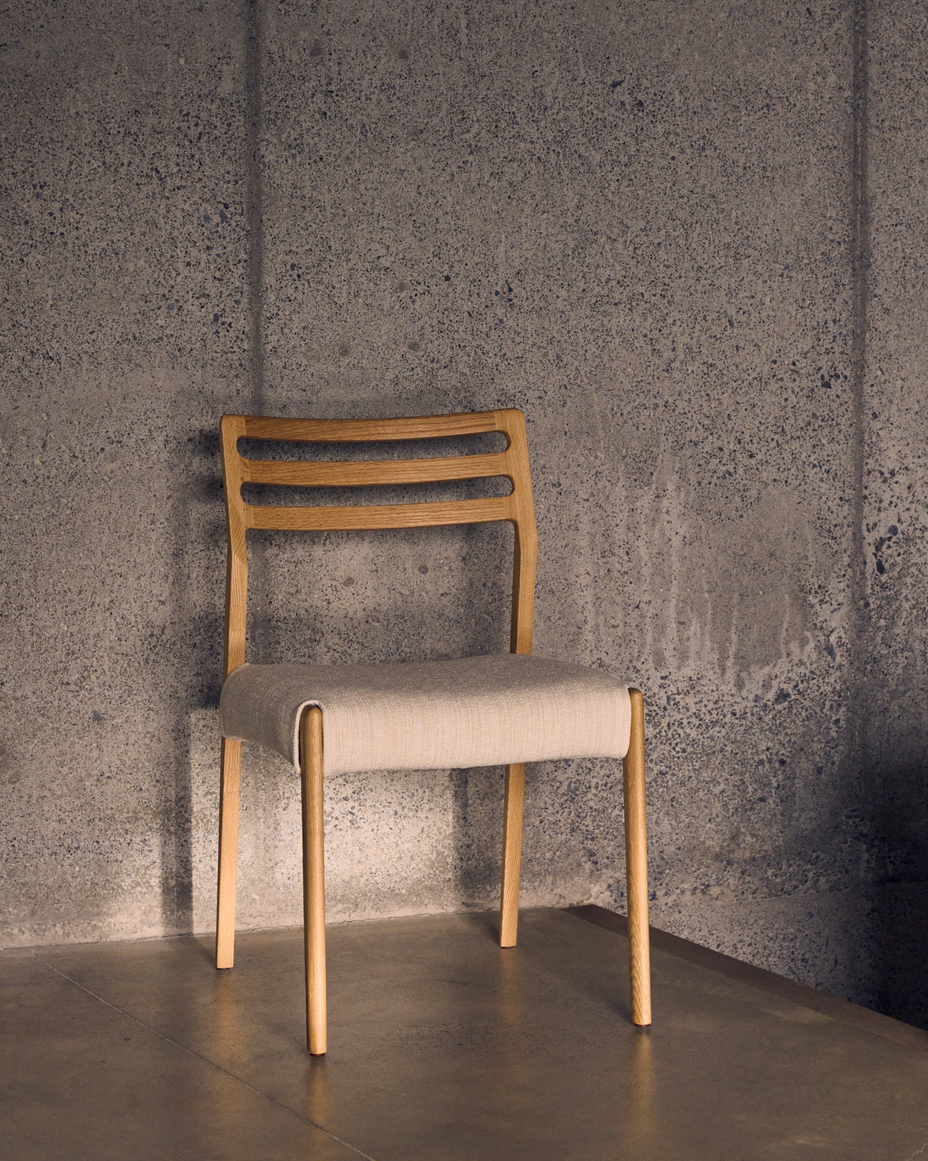 Cudia chair removable cover in beige chenille solid oak wood natural finish FSC Mix Credit - Lifestyle